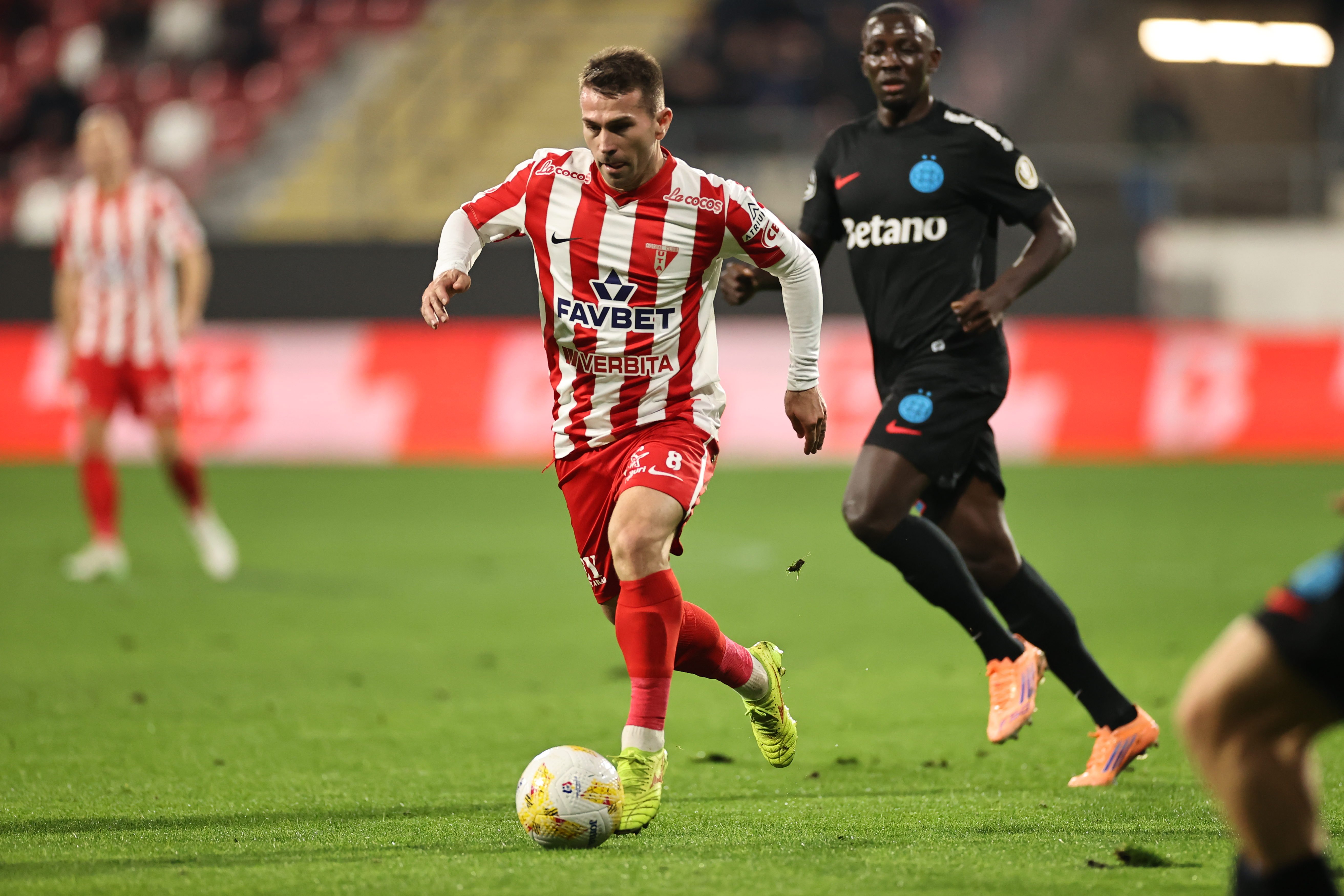UTA - FCSB 3-0! Roș-albaștrii, umilință &icirc;n Cupa Rom&acirc;niei | Dinamo, remiză la Ovidiu cu Farul! Celelalte rezultate