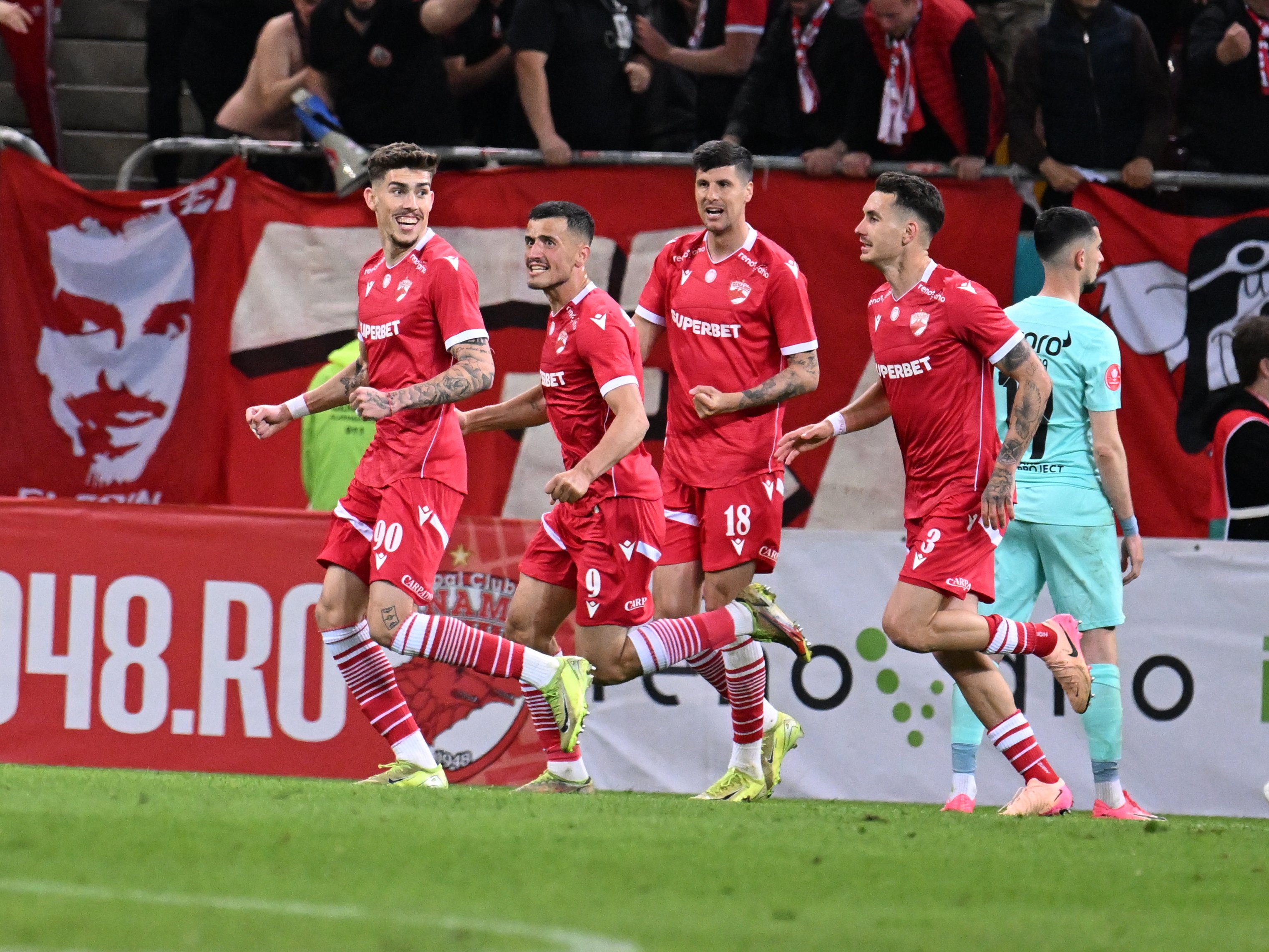 Mesaj din China &icirc;nainte de FCSB - Dinamo: fostul dinamovist e convins că &bdquo;haita&rdquo; poate lua titlul