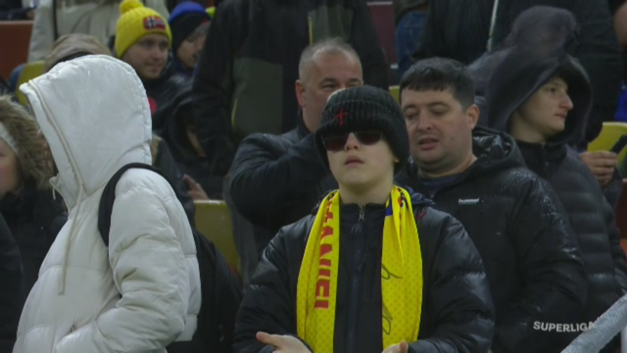 A oferit imaginile serii la FCSB &ndash; Dinamo! Cum a apărut &icirc;mbrăcat un fan al campioanei