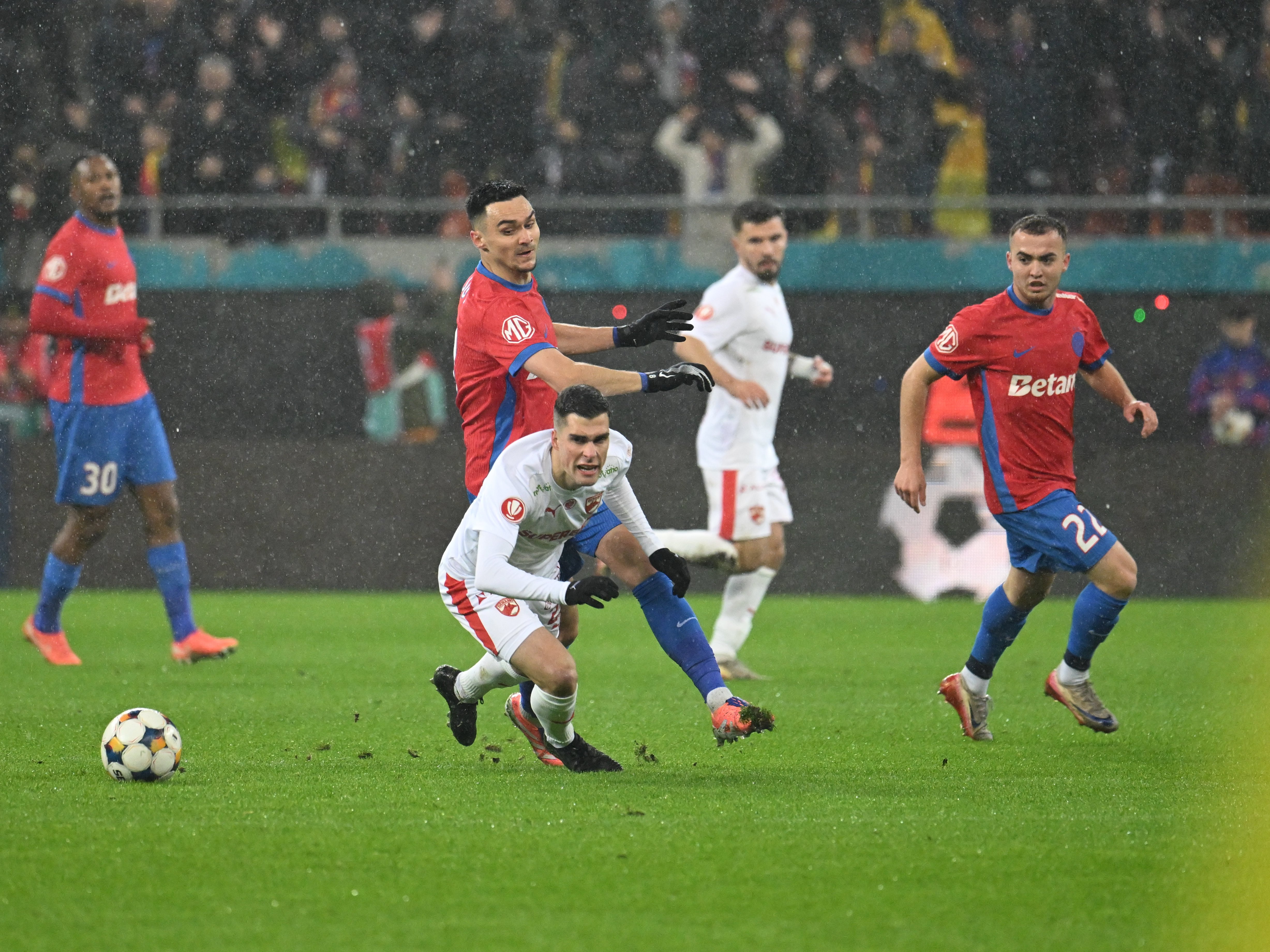 10 idei după FCSB - Dinamo 0-0. Se vedea din elicopter!