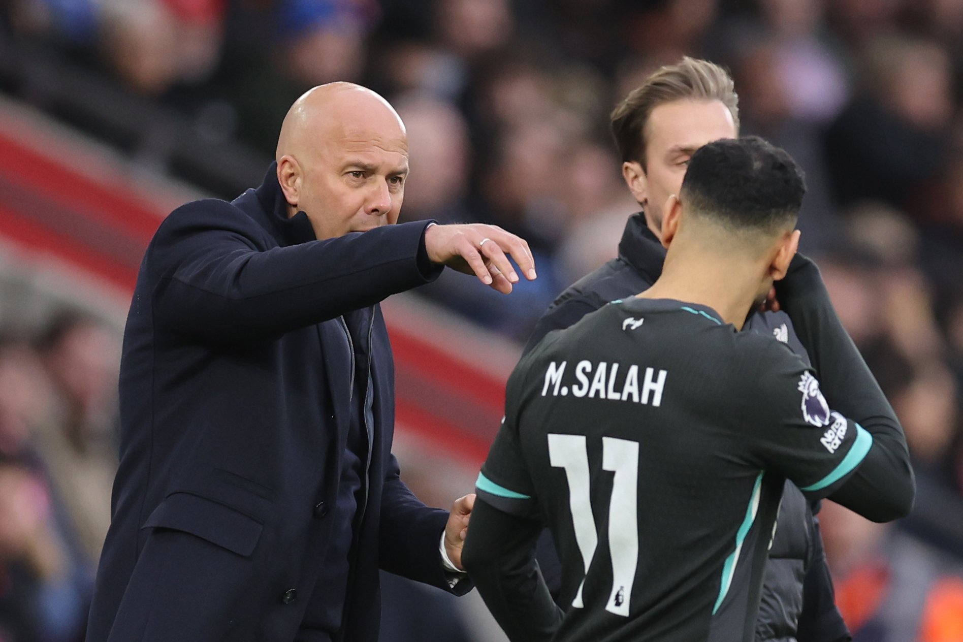 Conducerea lui Liverpool a ales &icirc;ntre Mo Salah și Arne Slot, după interviul exploziv al egipteanului