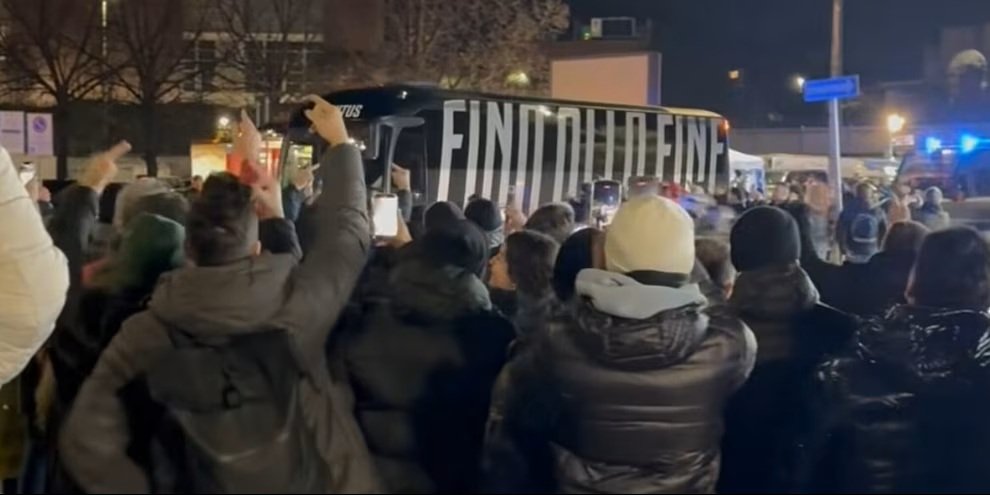 Autocar atacat cu pietre &icirc;nainte de Napoli - Juventus: O adevărată tragedie a fost evitată la limită