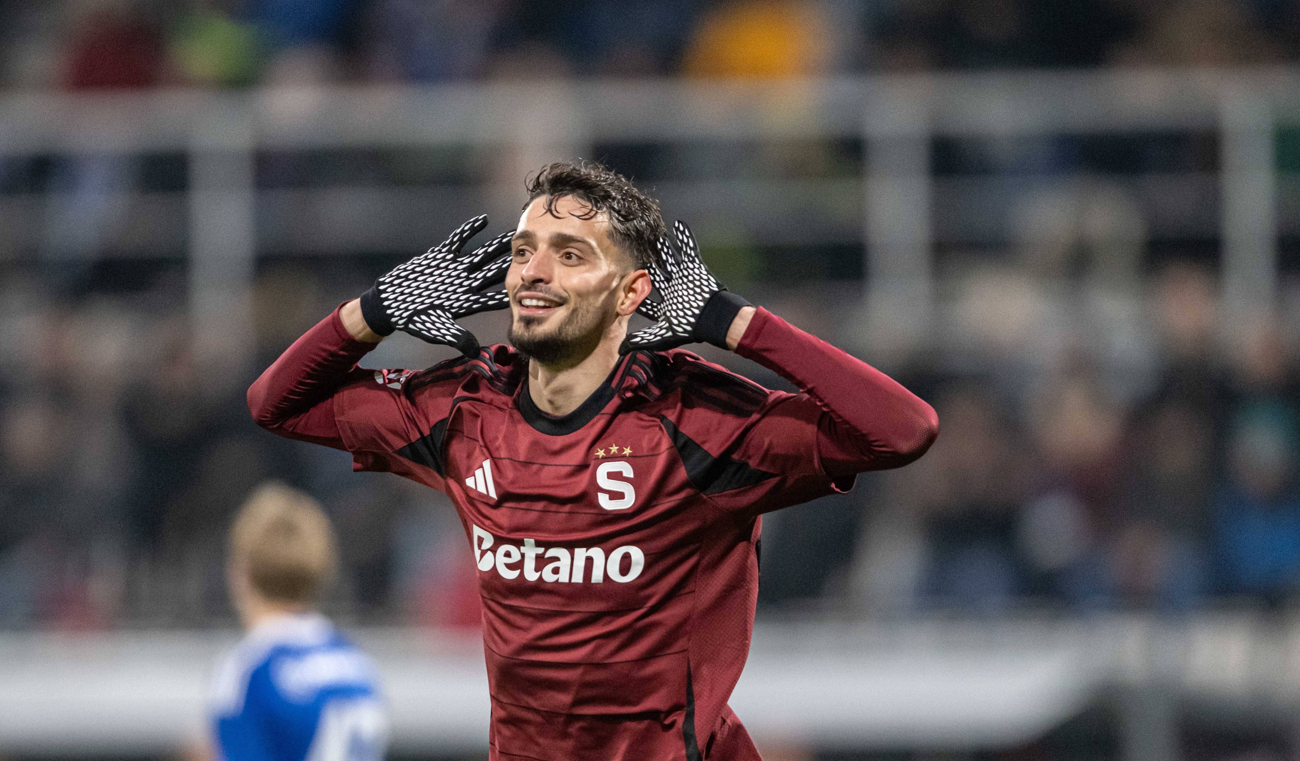 Rapidiștii &icirc;l aplaudă pe Albion Rrahmani după Craiova - Sparta Praga: &rdquo;Nașul oltenilor!&rdquo;