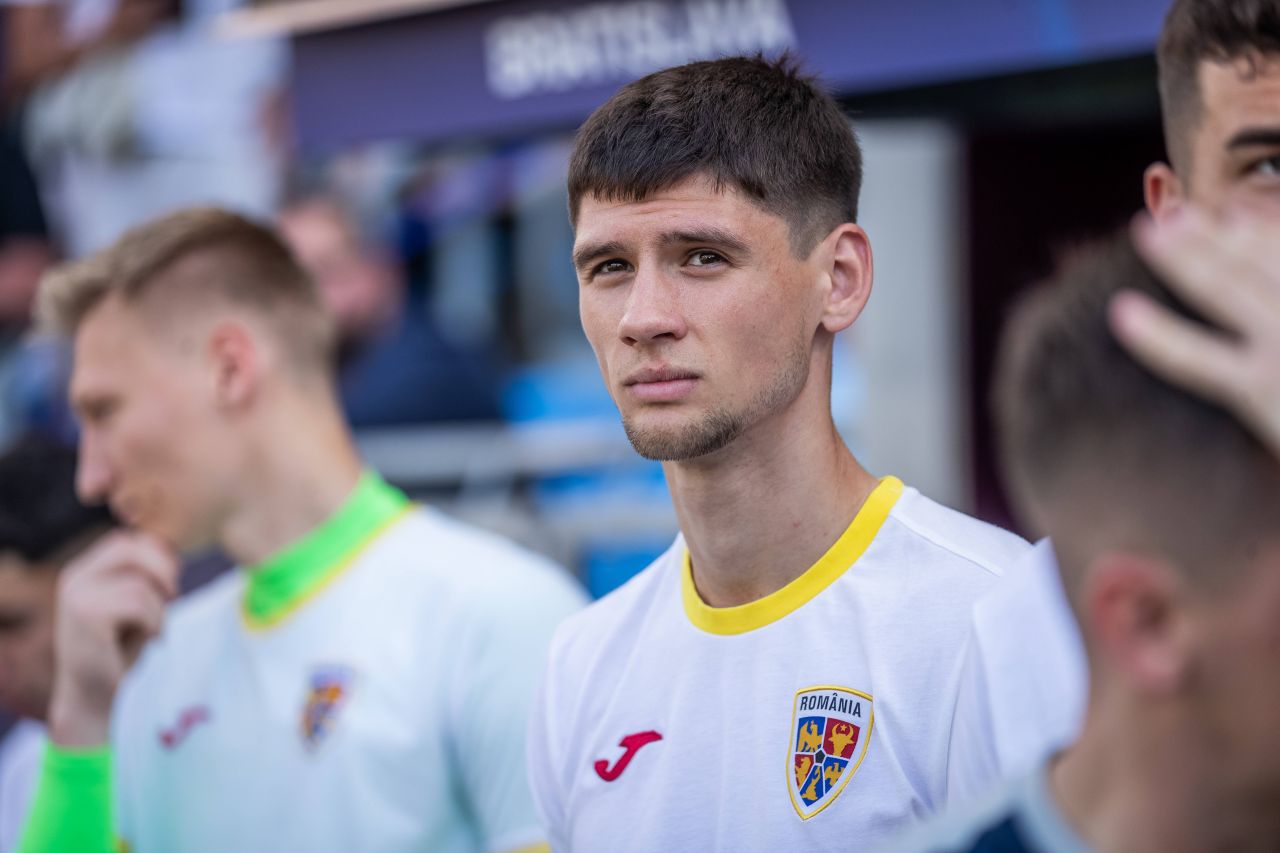 Vladislav Blănuță în tricoul lui Dinamo Kiev, pregătindu-se pentru un meci ca atacant ofensiv în Superliga Ucraina. | sursa foto: Sport.ro Vladislav Blănuță în tricoul lui Dinamo Kiev, pregătindu-se pentru un meci ca atacant ofensiv în Superliga Ucraina. | sursa foto: Sport.ro
