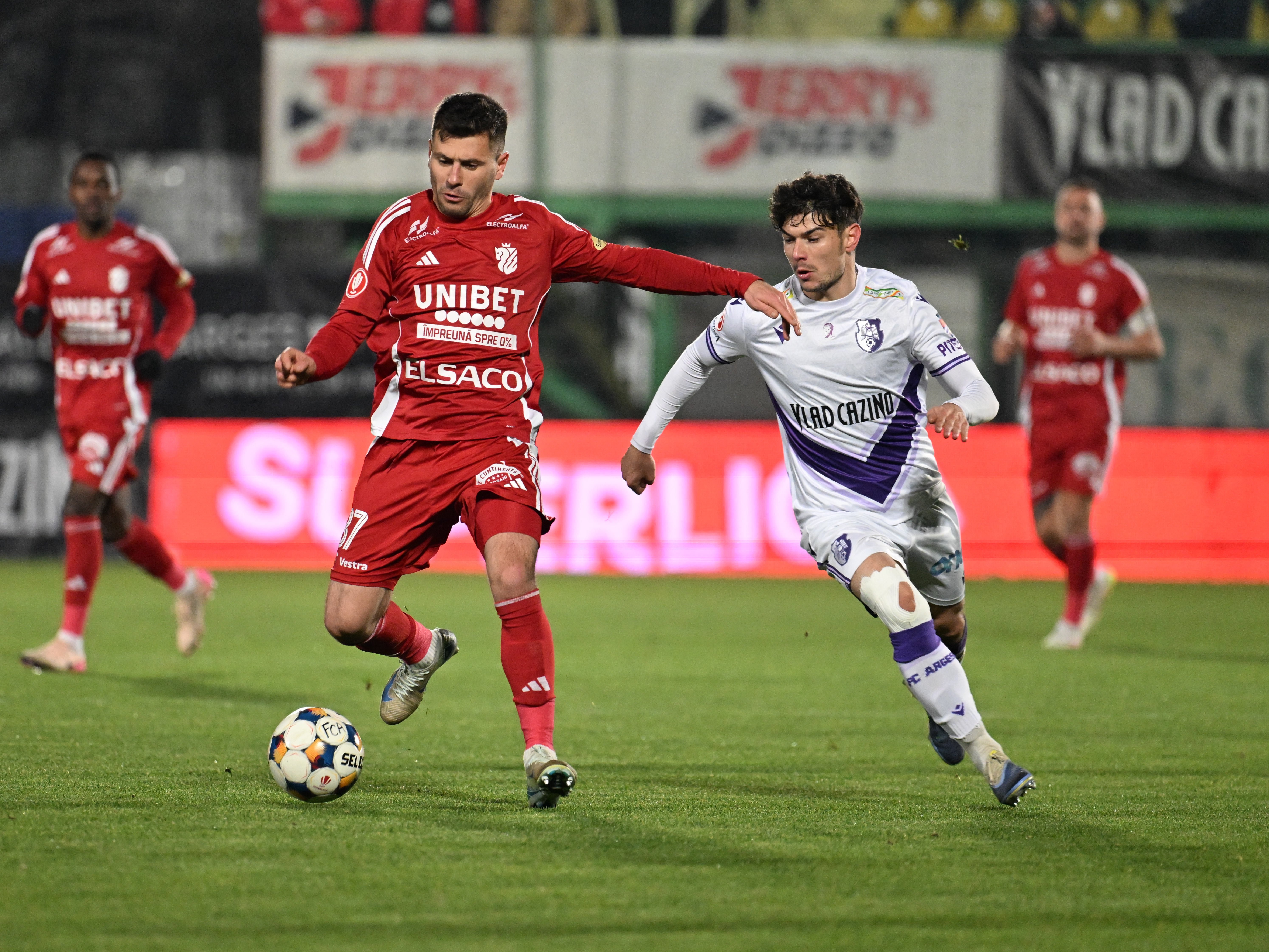 FC Argeș - FC Botoșani 0-0, ACUM | Echilibru &icirc;n prima repriză