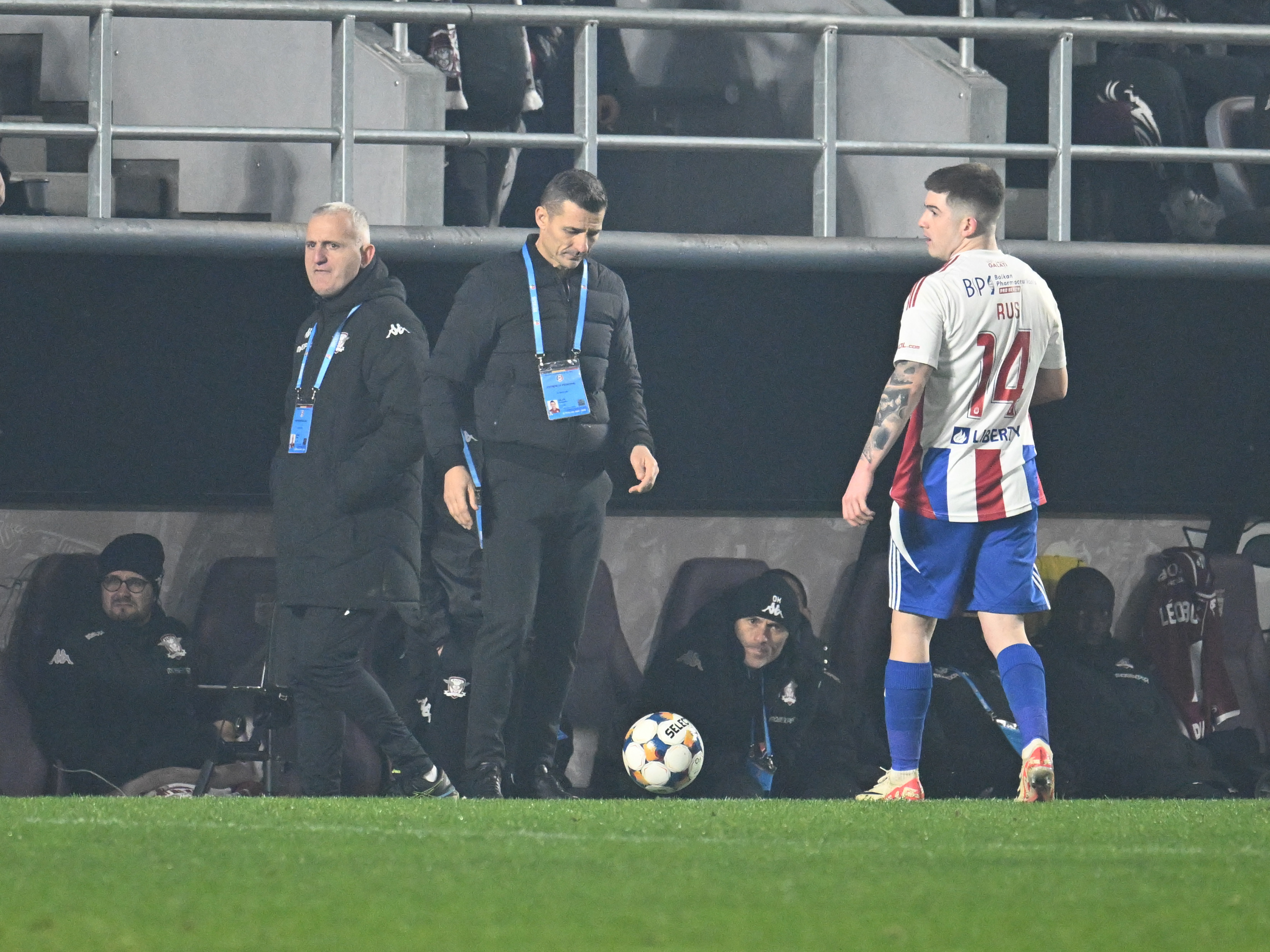 Costel G&amp;acirc;lcă s-a luat de arbitraj după Rapid - Oțelul 0-2: &amp;rdquo;Decizii eronate! De ce mai avem VAR?&amp;rdquo;