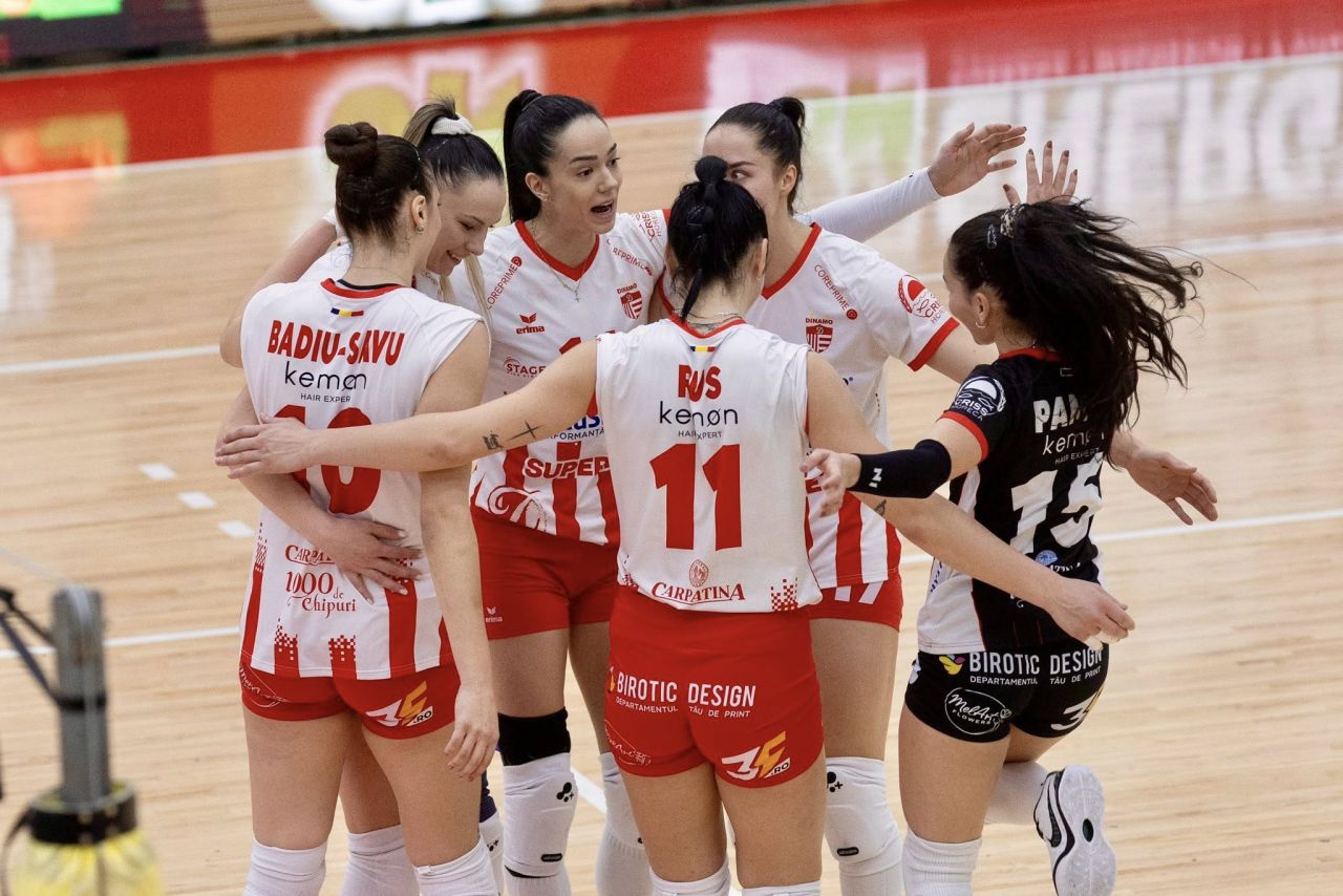 Jucătoare din CSO Voluntari și CSM Lugoj în acțiune în timpul meciului din Cupa României volei feminin, sferturi de finală. | sursa foto: Sport.ro Jucătoare din CSO Voluntari și CSM Lugoj în acțiune în timpul meciului din Cupa României volei feminin, sferturi de finală. | sursa foto: Sport.ro
