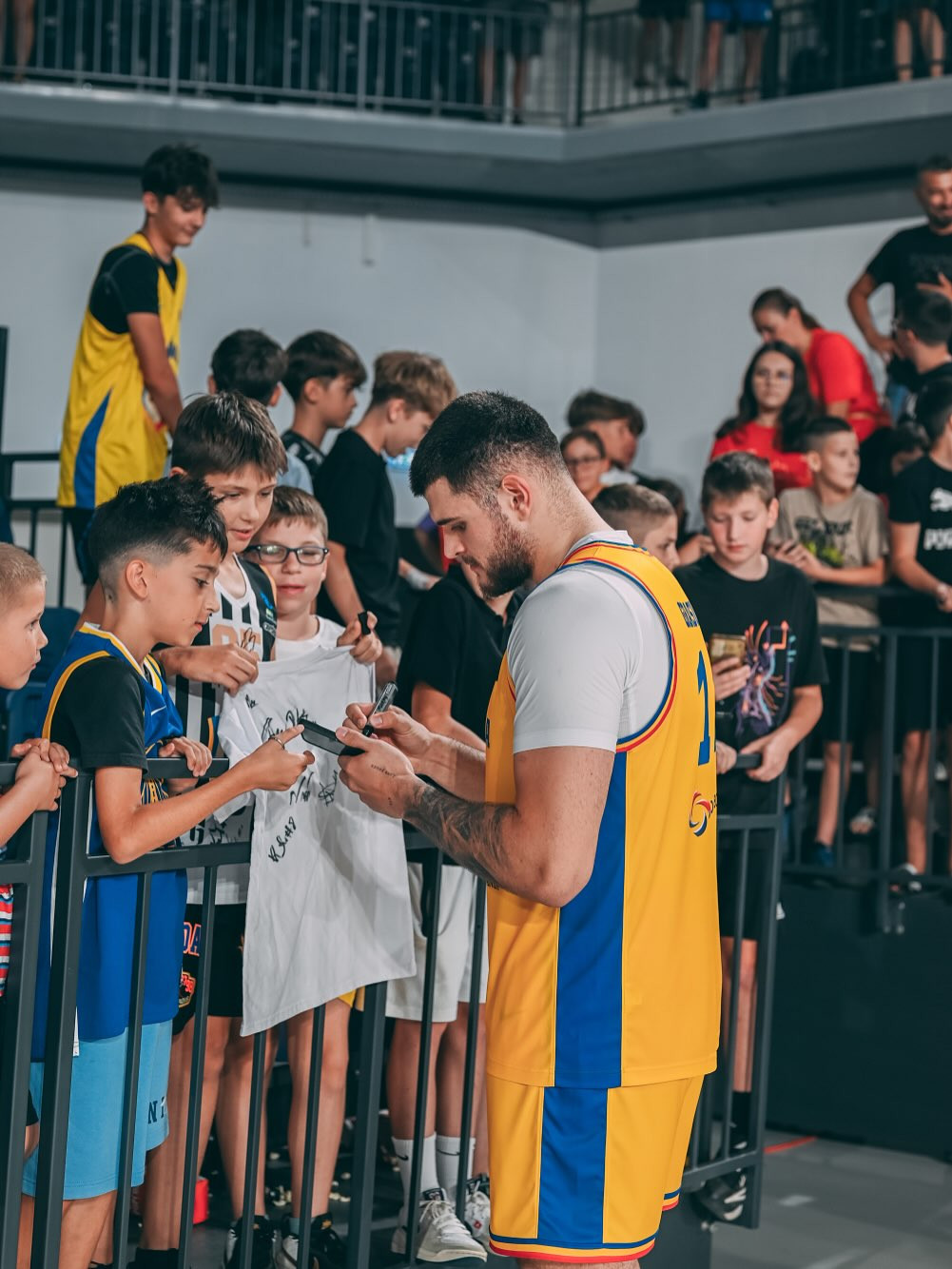 &bdquo;La Dinamo, ca la teatru.&rdquo; Ștefan Grasu, despre experiențele trăite &icirc;n baschetul din Rom&acirc;nia