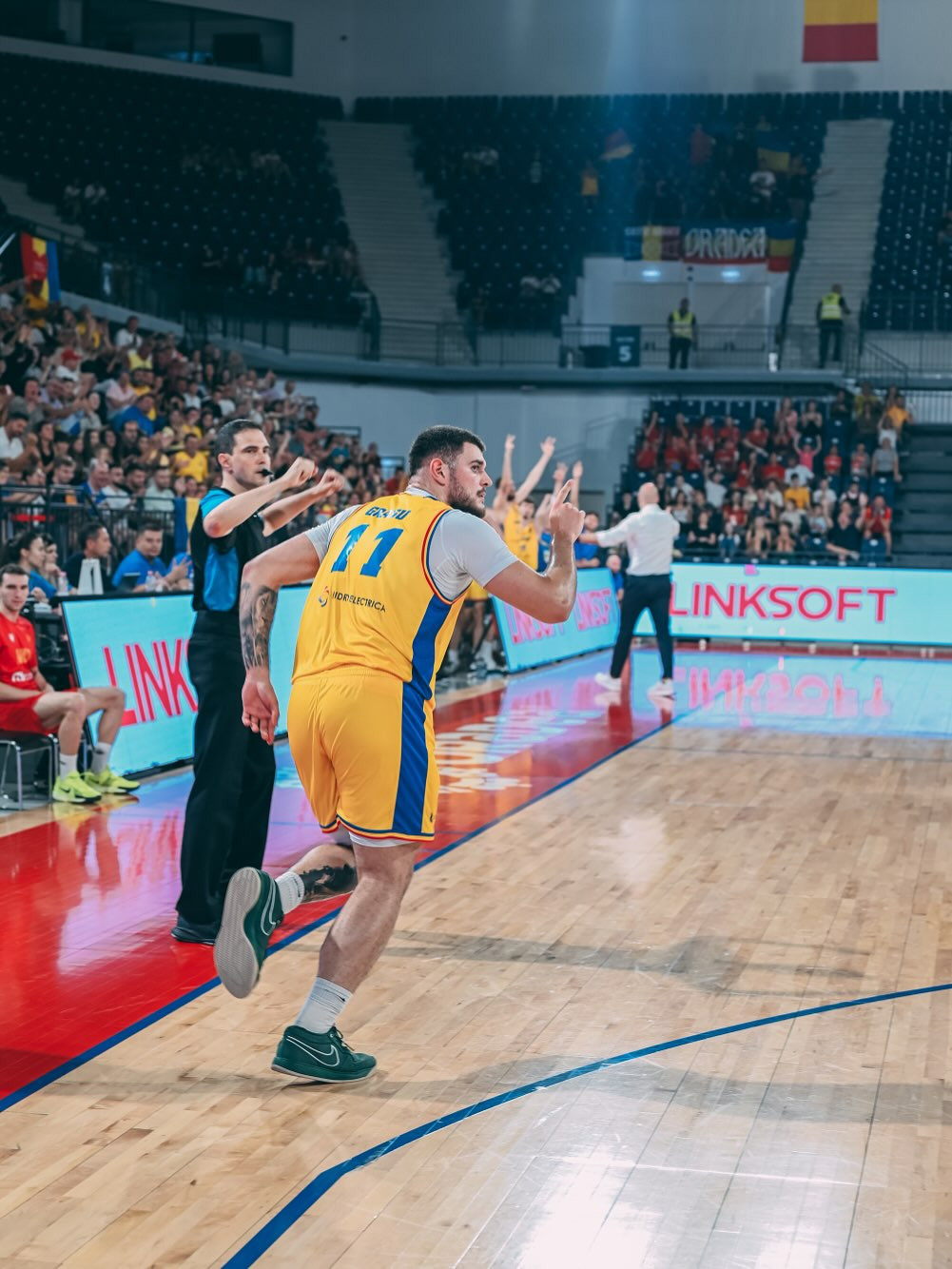 Ștefan Grasu, coș după coș: răspunsurile savuroase oferite la &bdquo;&icirc;ntrebările-fulger&rdquo; din emisiunea Poveștile Sport.ro