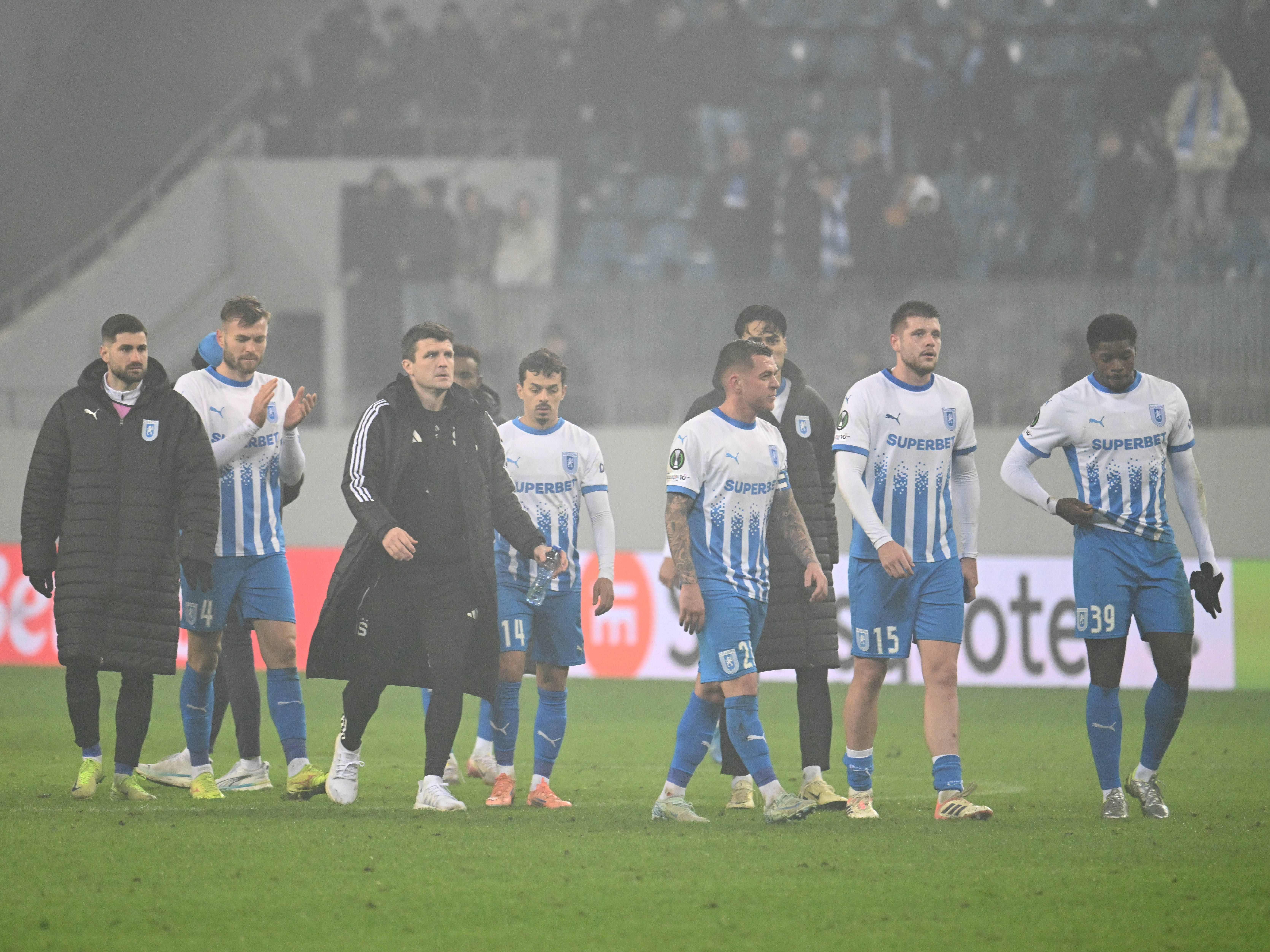 OUT! Universitatea Craiova dă afară un jucător după drama de la Atena