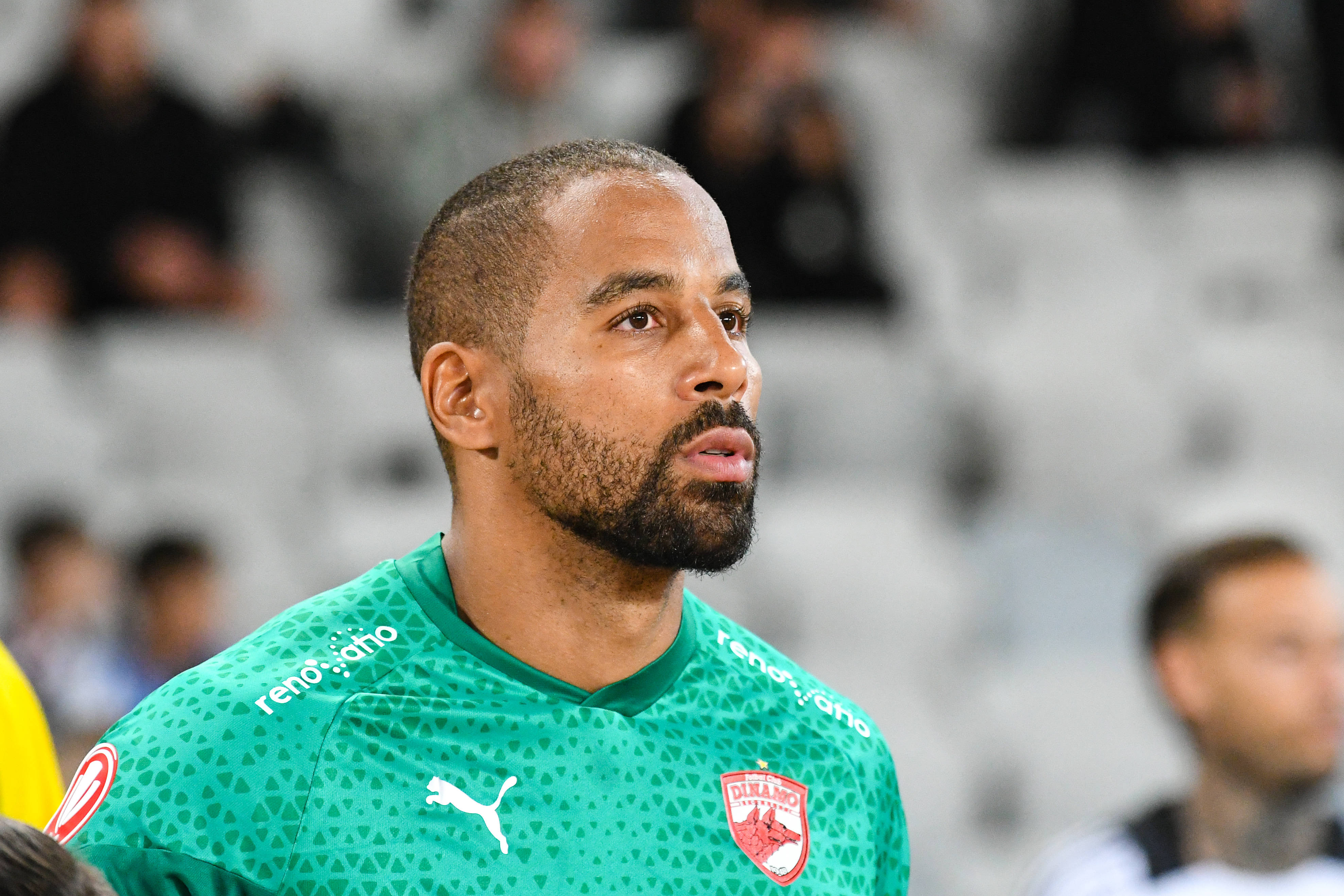 Fostul portar al lui Dinamo l-a &rdquo;c&acirc;ntărit&rdquo; pe Epassy: &rdquo;Pentru asta a fost adus&rdquo;