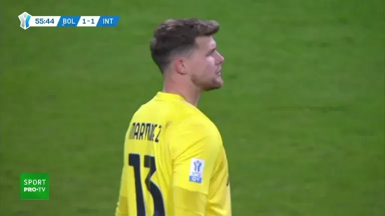 Bologna &ndash; Inter | Min. 57: Bonny cade &icirc;n careu după un duel cu un adversar. Centralul dictează penalty, dar faza este analizată la VAR, iar arbitrul revine asupra deciziei.