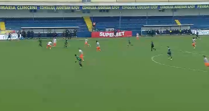 Metaloglobus - Unirea Slobozia ACUM cu de toate! Penalty ratat, penalty transformat și dublă sud-americană
