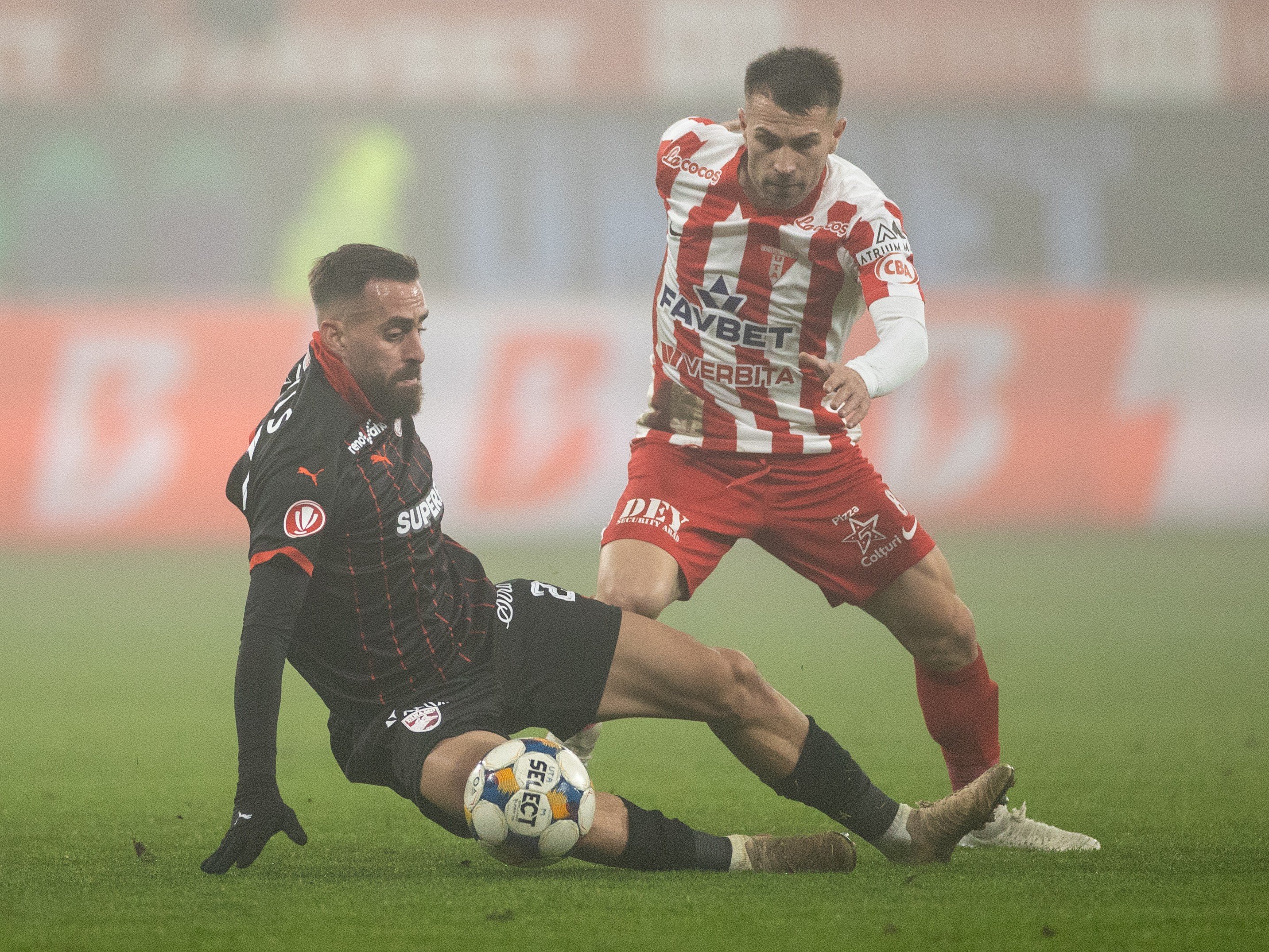 Alin Roman, lecție de modestie după ce a făcut spectacol &icirc;n UTA - Dinamo 2-0: &bdquo;Se datorează colegilor mei și antrenorilor&rdquo;