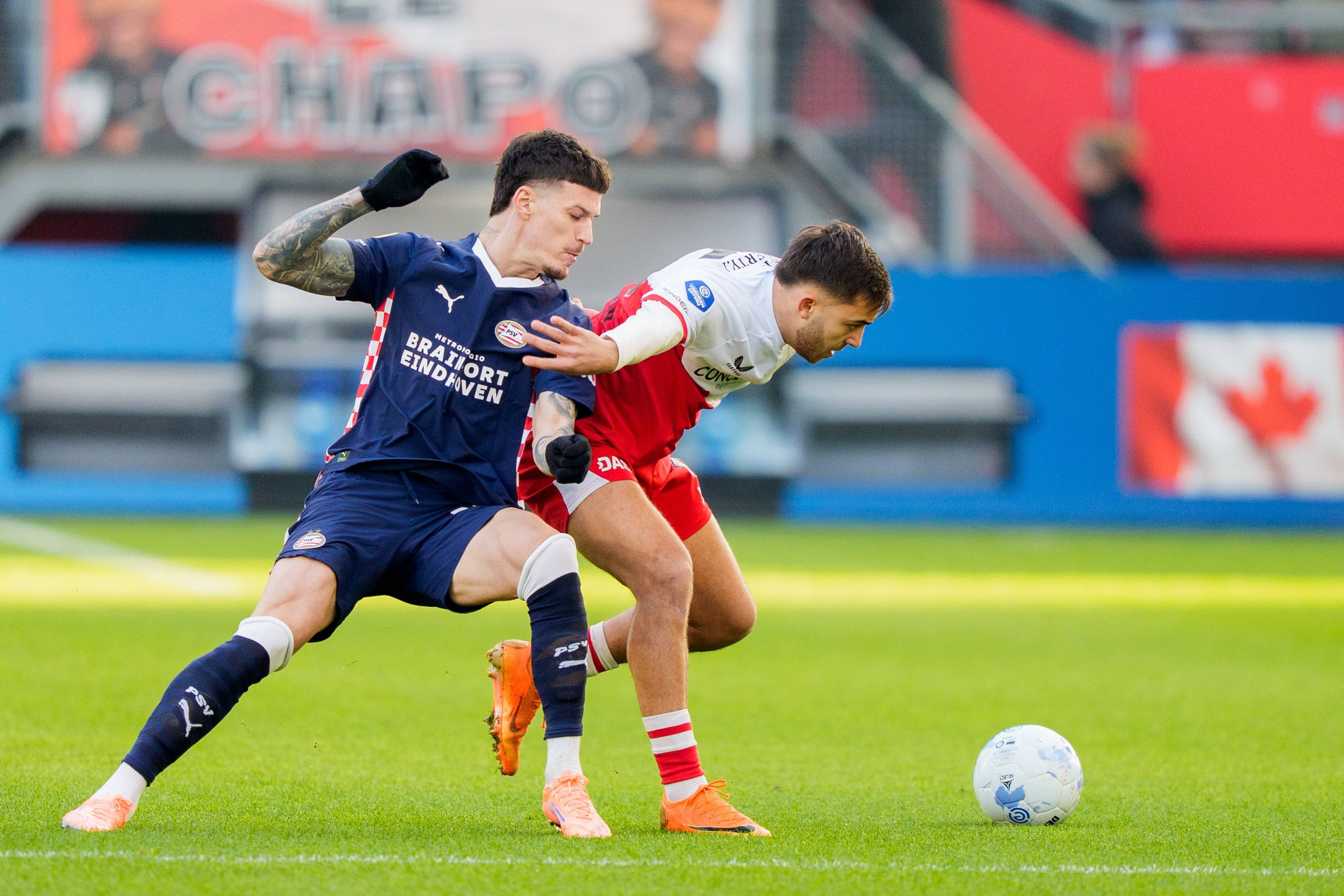 Dennis Man, &icirc;njurat de coechipierii de la PSV! Ce i-au și zis și de ce