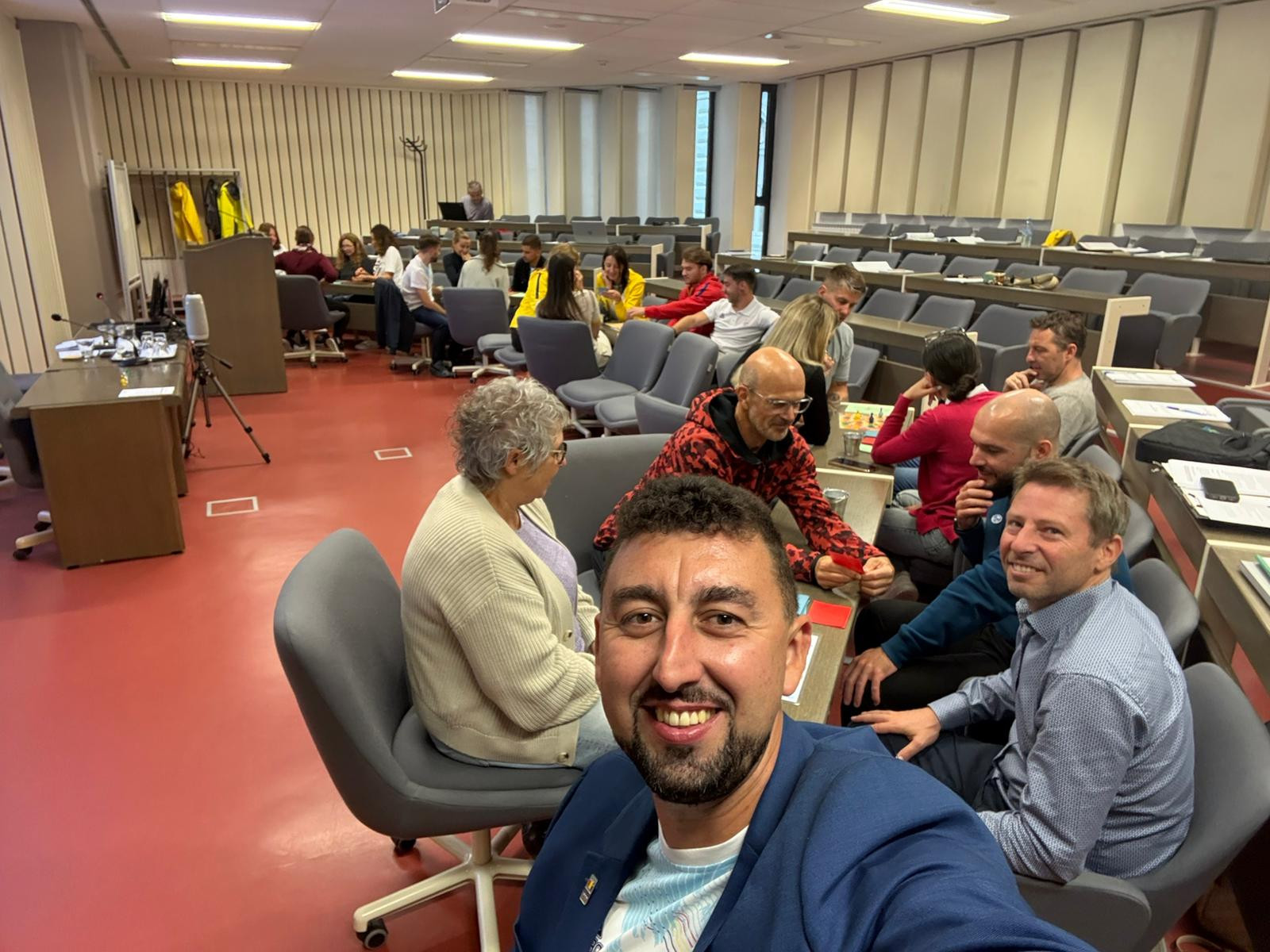 &Icirc;ncercările grele ale unui t&acirc;năr sportiv rom&acirc;n devenit apoi campion! A primit o pereche de pantofi de sport de la Alina Astafei, dar apoi a fost sponsorizat de o companie celebră