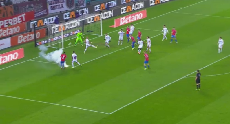 FCSB - Rapid ACUM, cu petarde aruncate pe teren! Defensivă improvizată pentru campioană &icirc;n derby-ul de pe Arena Națională