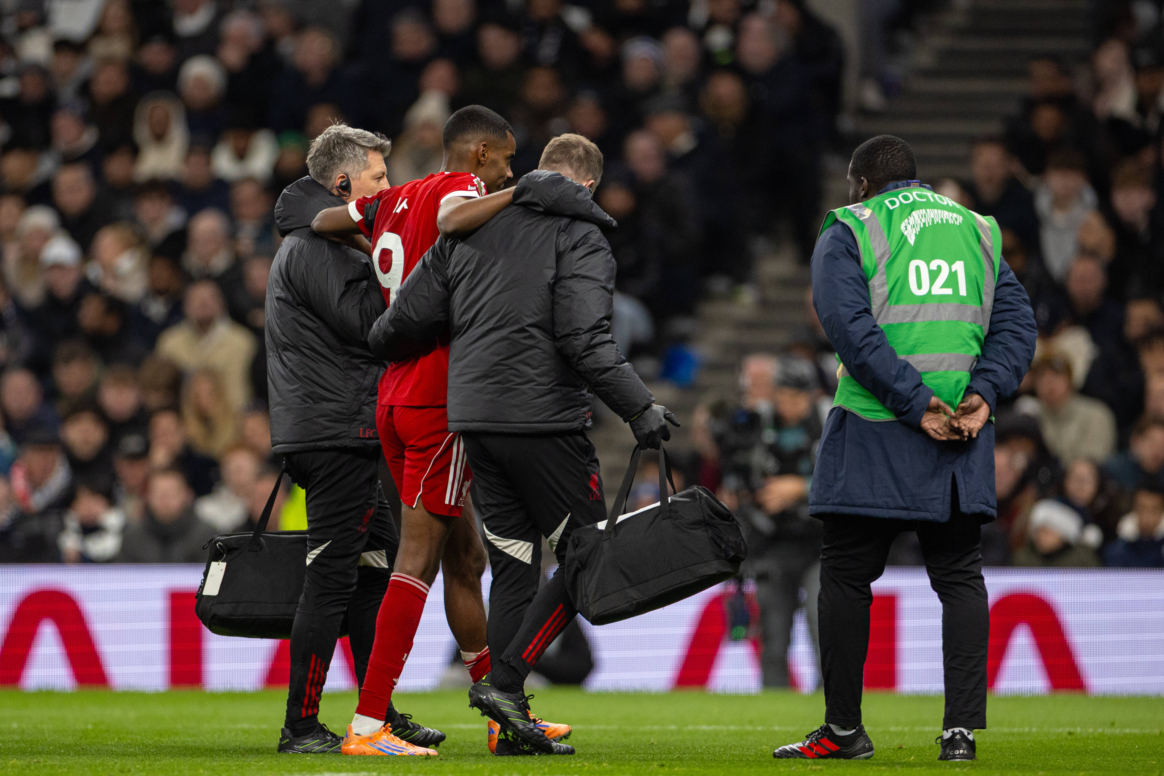 Lovitură pentru Liverpool! S-a aflat c&acirc;t va lipsi Alexander Isak