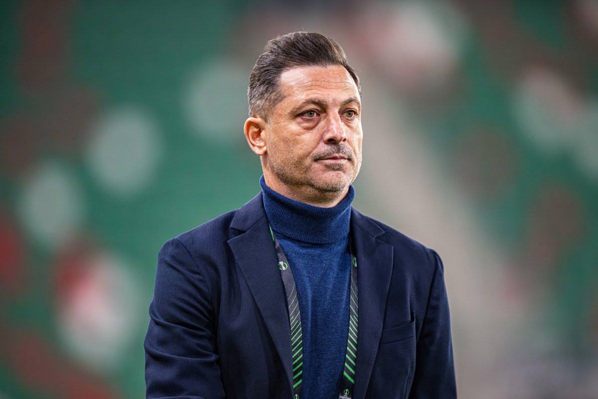 Mirel Rădoi, informat că jucătorul său ar fi un &icirc;mpătimit al &rdquo;păcănelelor și vieții de oraș&rdquo;! Ce decizie a luat