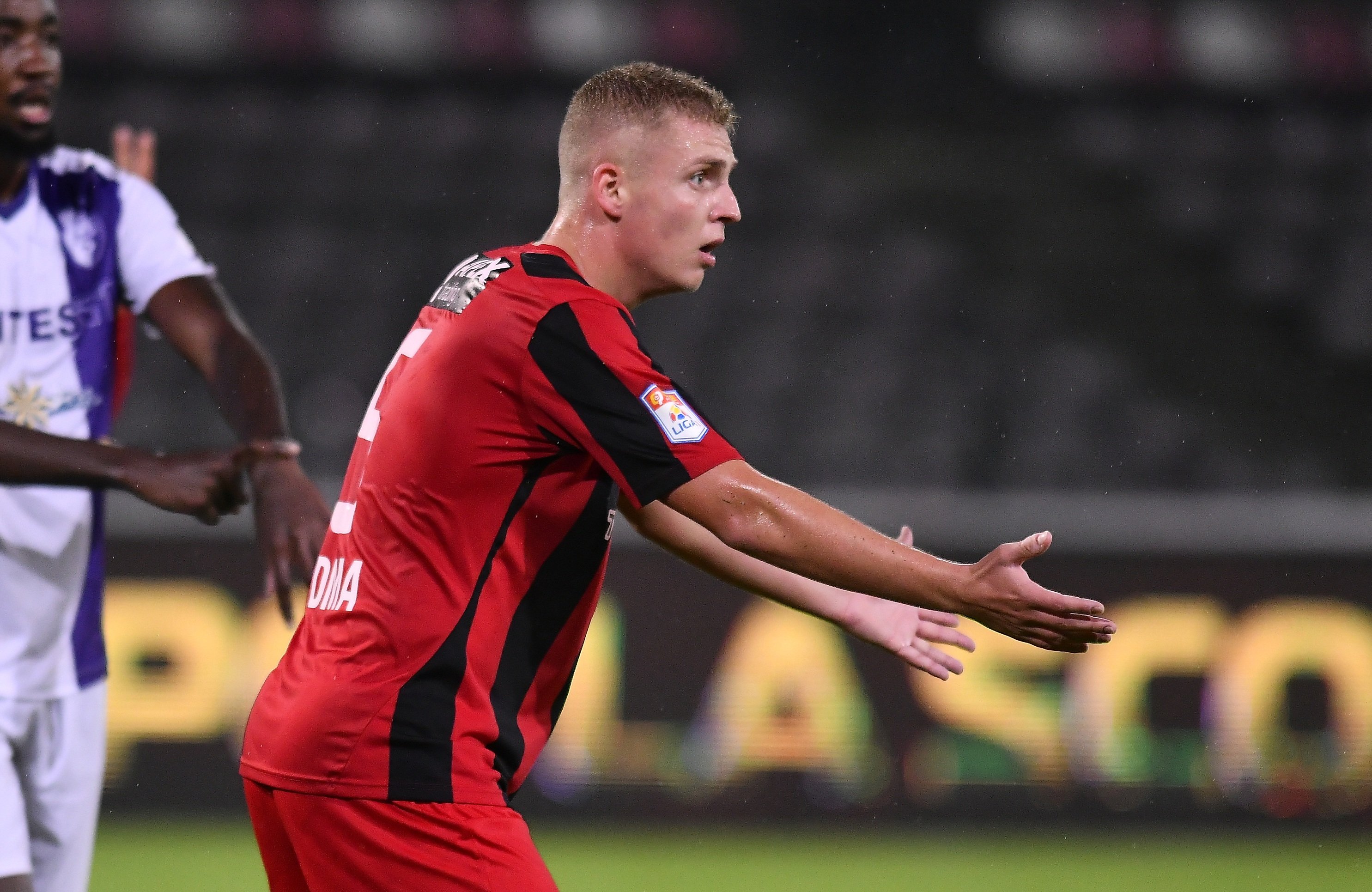 Fostul fundaș al lui Dinamo dezvăluie: &rdquo;Am avut oferte de la Norwich, Aston Villa și Legia Varșovia&rdquo;
