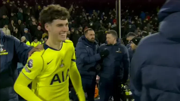 Radu Drăgușin, tot un z&acirc;mbet după revenirea pe teren la Tottenham