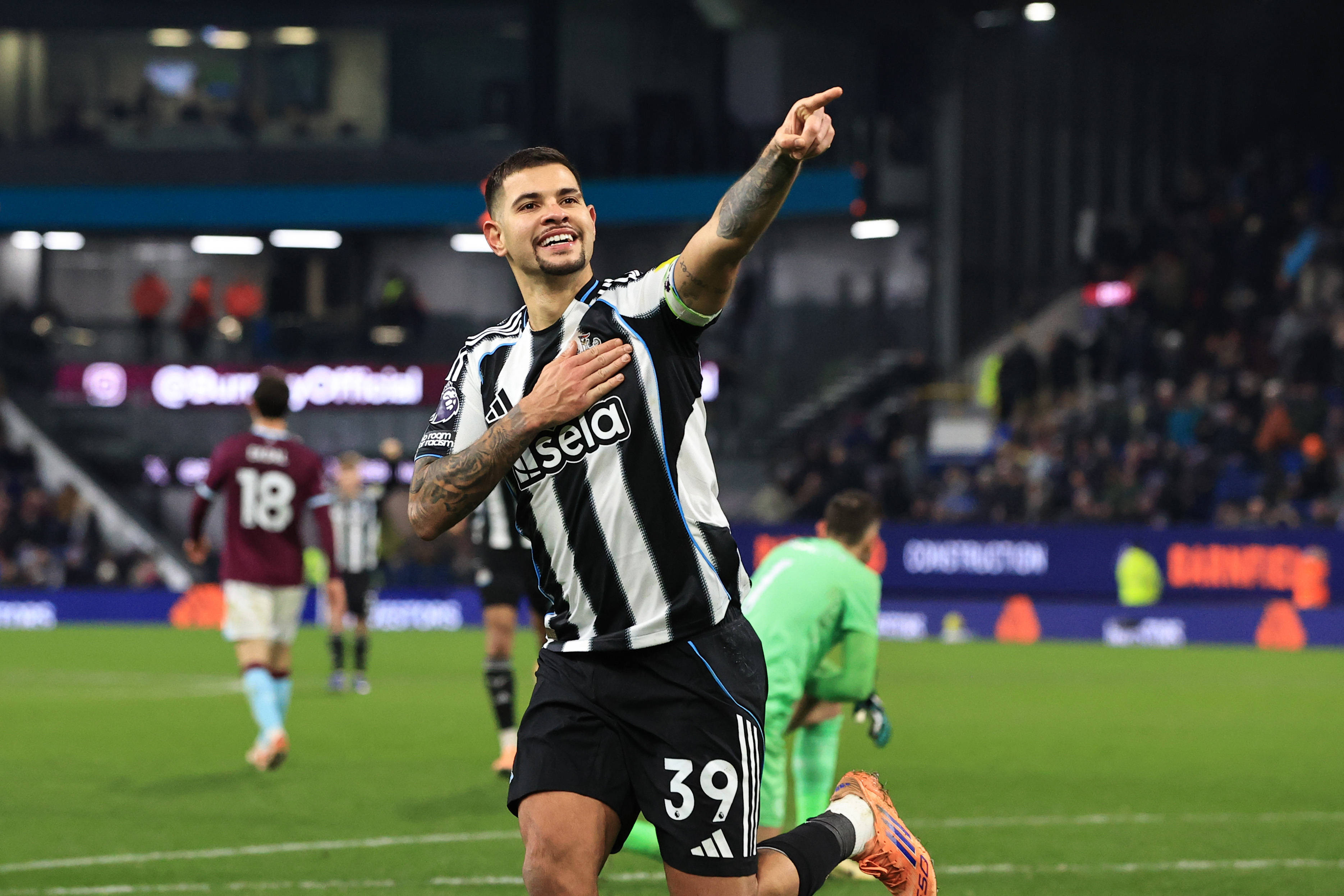 Spectacol &icirc;n Premier League! Burnley &ndash; Newcastle 1-3, Nottingham &ndash; Everton 0-2 și West Ham &ndash; Brighton 2-2