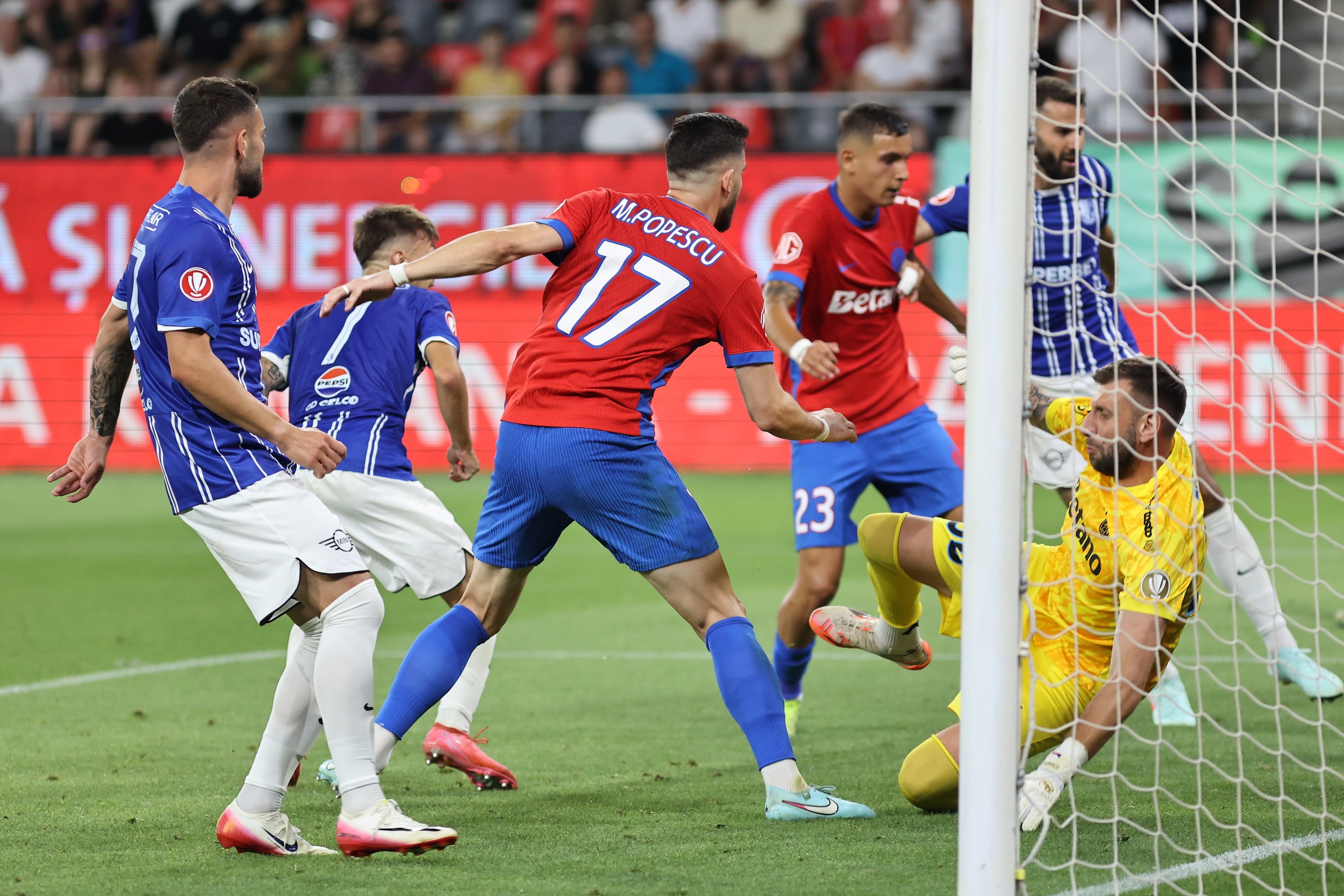 Curățenie de iarnă! Cinci fotbaliști, OUT