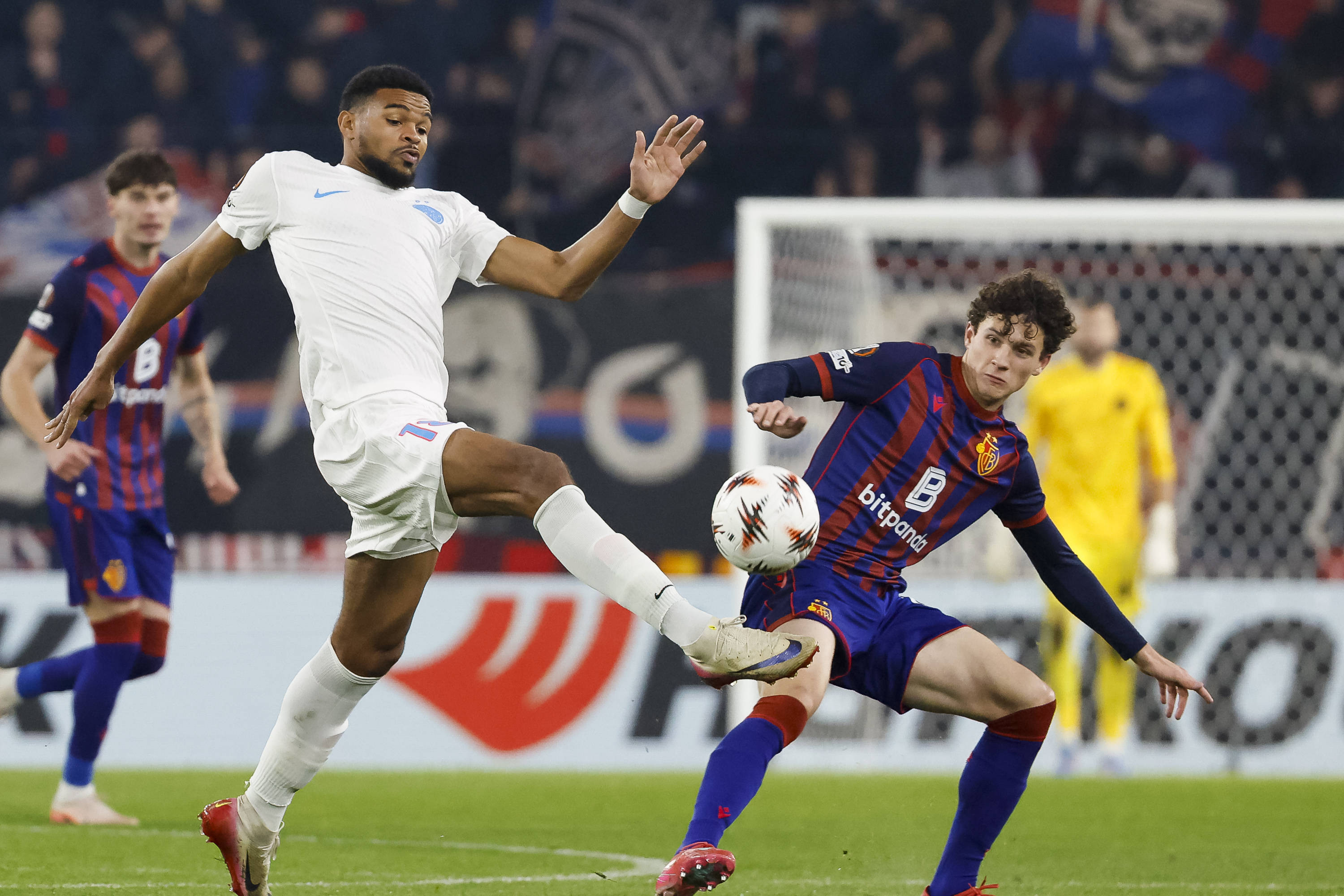 Malcom Edjouma, de la FCSB direct la Ligue 1!