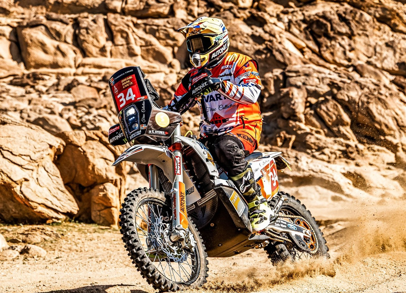 Pe ce loc a &icirc;ncheiat Emanuel Gyenes prima etapă din Raliul Dakar. C&acirc;știgătorul, retrogradat pe locul 7!