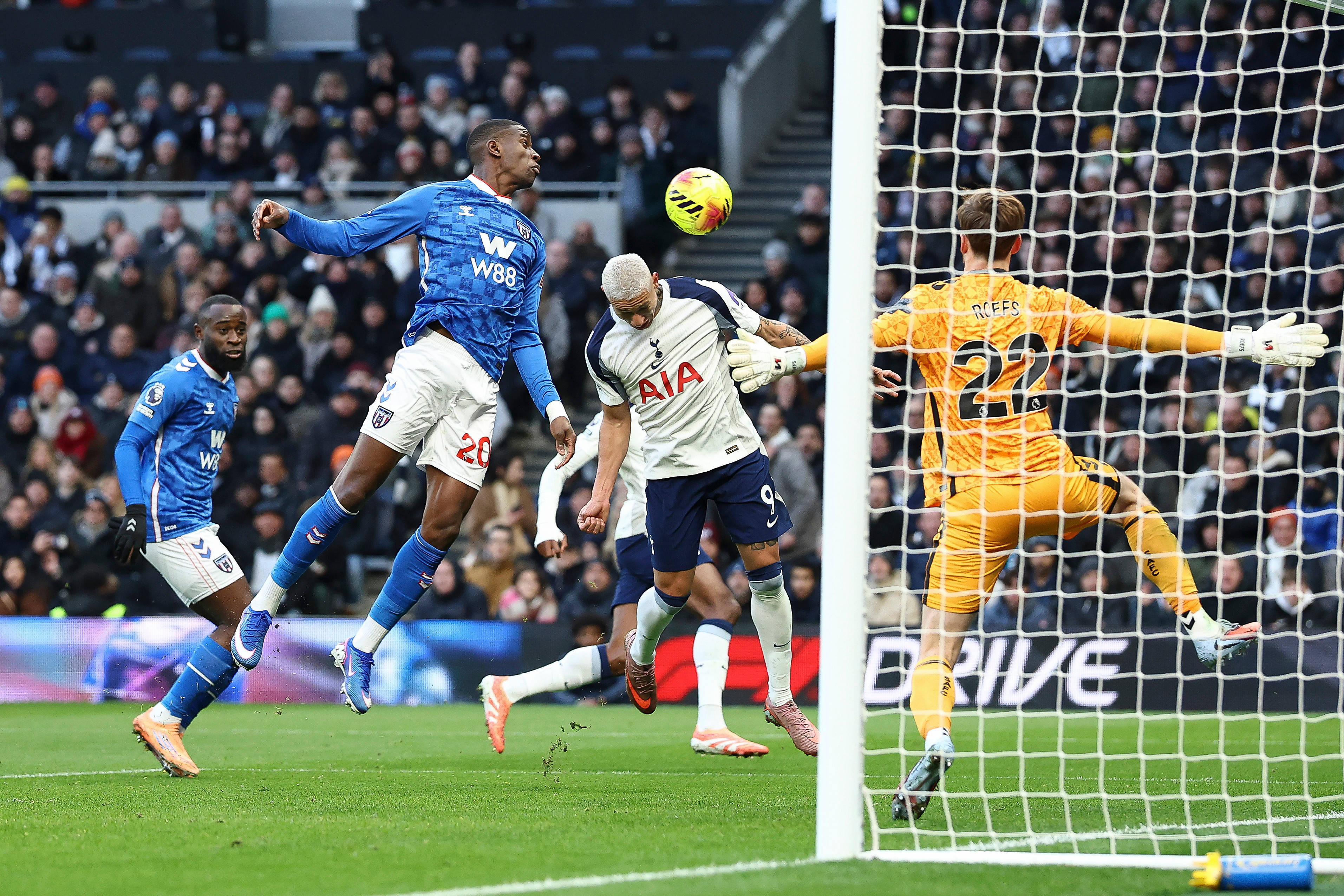 Tottenham - Sunderland 1-0, ACUM, pe VOYO! Trupa lui Drăgușin a deschis scorul după o fază de biliard