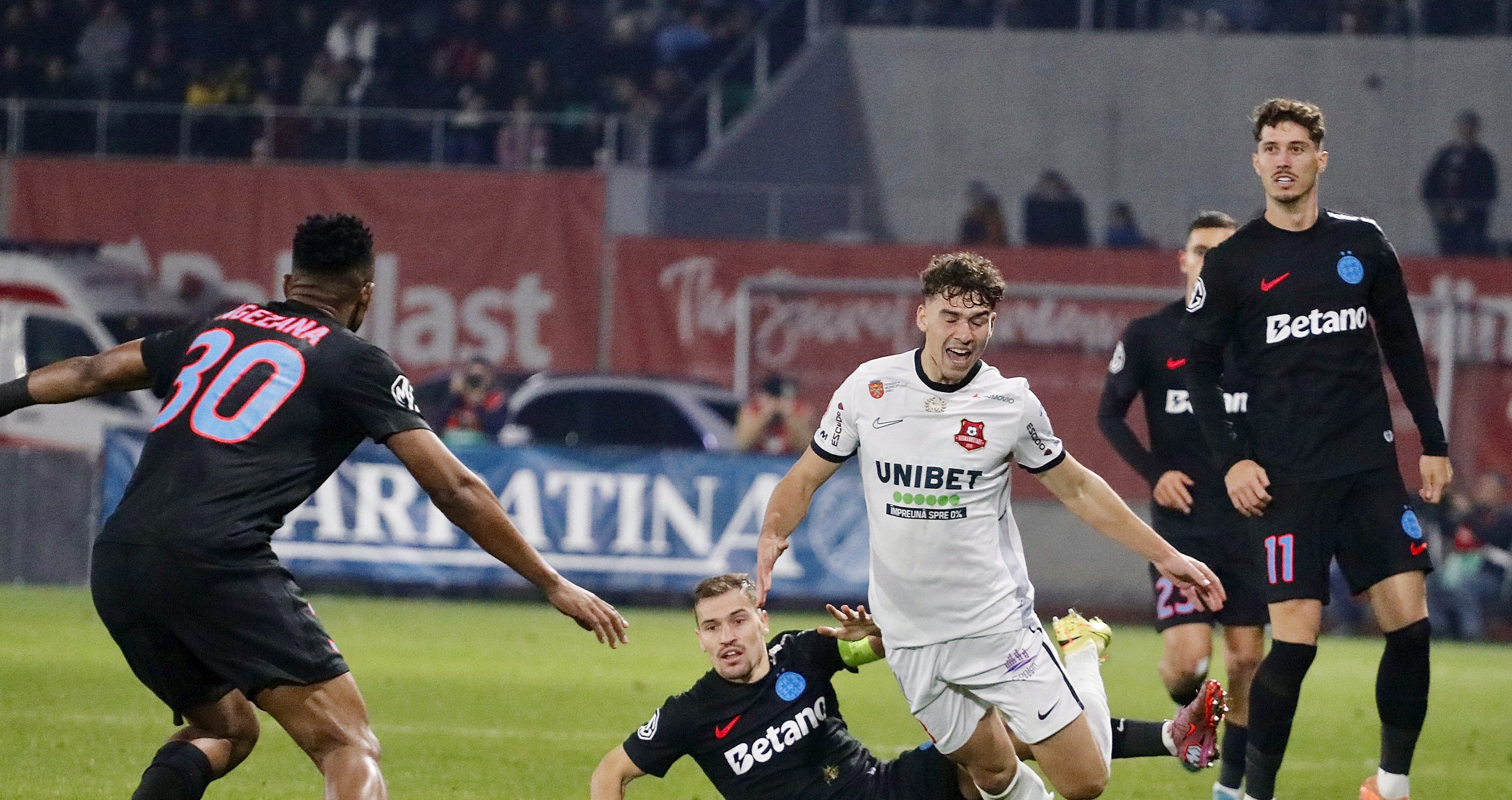Situație rarisimă &icirc;n Rom&acirc;nia! FCSB s-a &icirc;nțeles cu echipa, dar nu s-a făcut transferul: &bdquo;Am avut discuții cu el&rdquo;
