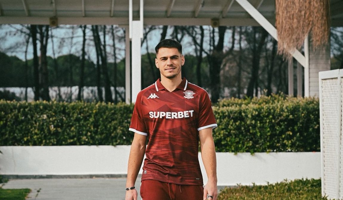 Victor Angelescu a dezvăluit c&acirc;t trebuie să plătească Rapid pentru a-l transfera definitiv pe Paraschiv