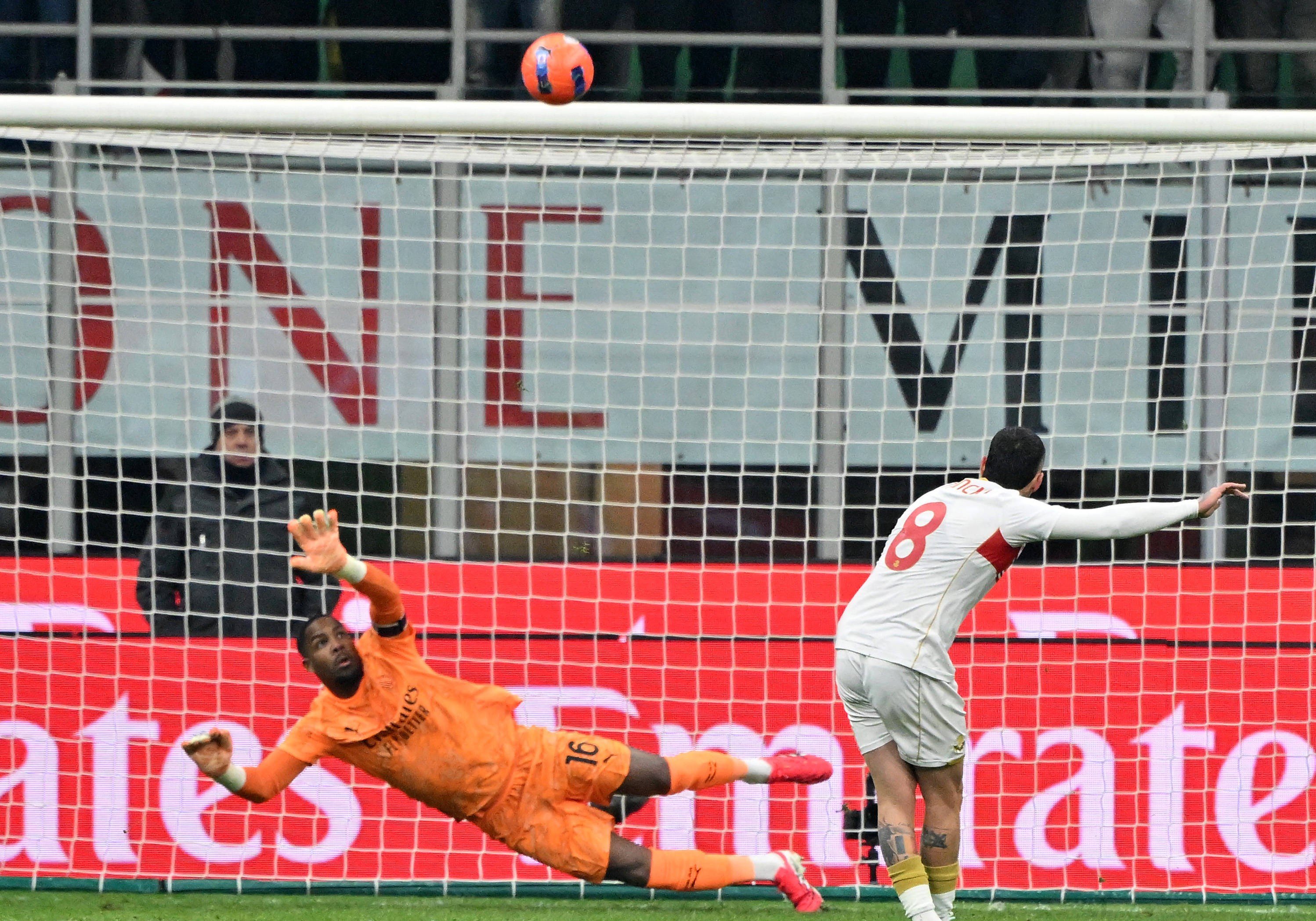 Glume și reacții dure după penalty-ul ratat de Nicolae Stanciu &icirc;n Milan - Genoa! &rdquo;Non tornare a Genova&rdquo;