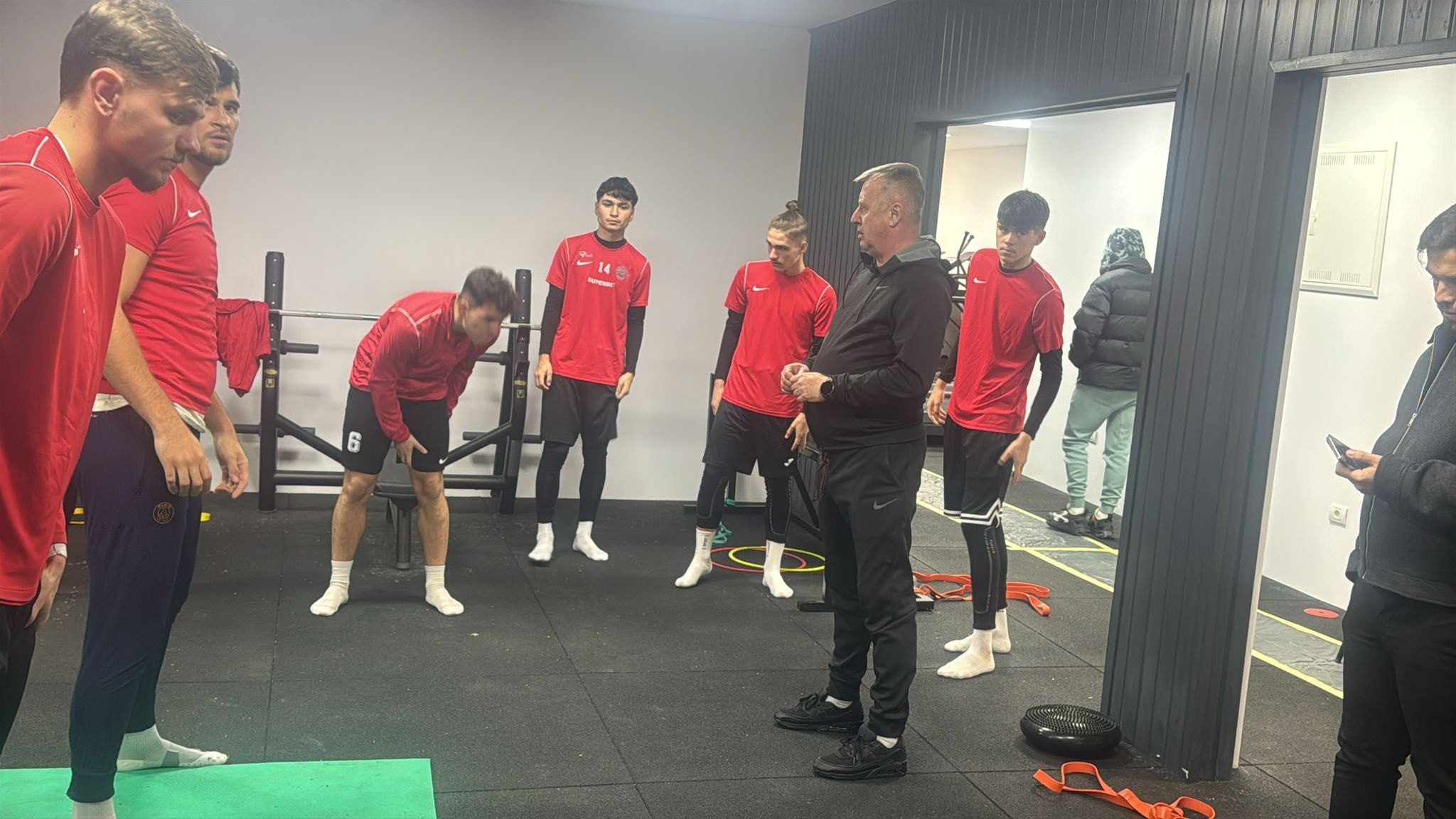 Haos la o echipă din Liga 2. Finanțatorul stomatolog i-a lăsat cu gura deschisă și există riscul retragerii din campionat