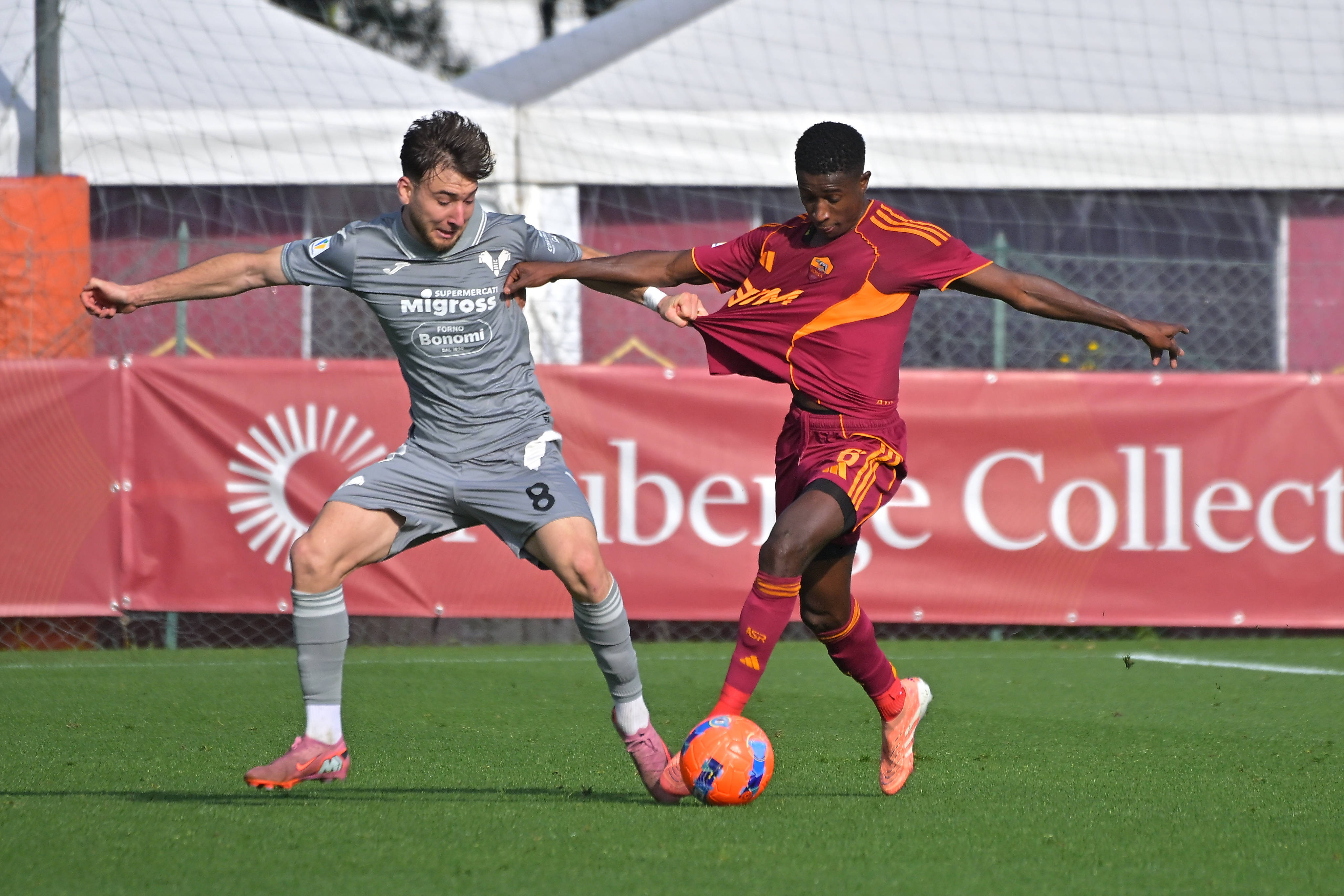 &Icirc;nlocuitor pentru Șut! Cine este fotbalistul rom&acirc;n din străinătate pentru care ar negocia FCSB