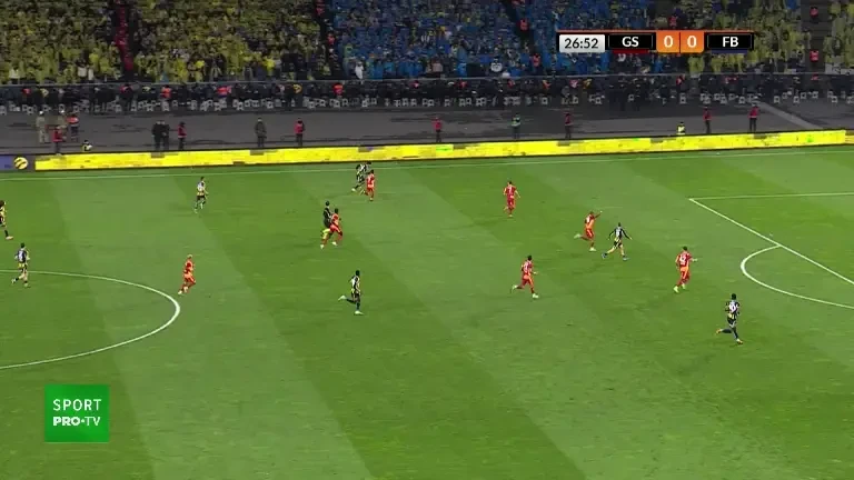 Galatasaray - Fenerbahce | Min. 28: GOOOL Fenerbahce! Abia ajuns la Fenerbahce, Guendouzi deschide scorul cu un șut expediat din afara careului