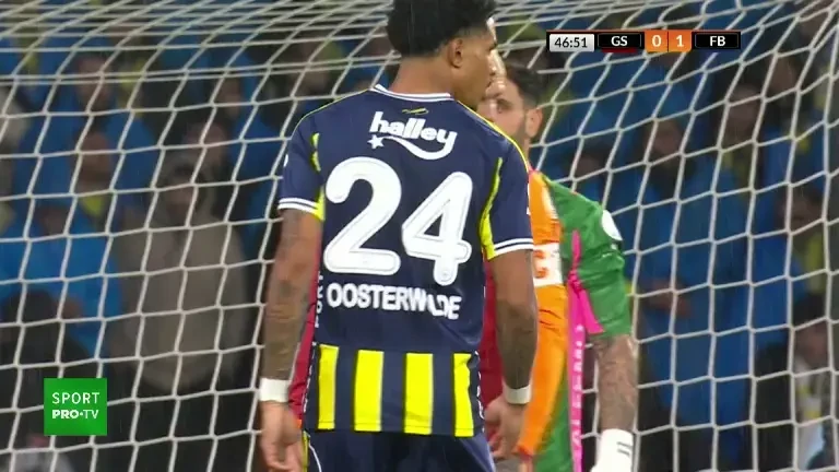 Galatasaray - Fenerbahce | Min. 48: GOOOL Fenerbahce! Oosterwolde are o execuție superbă cu st&acirc;ngul, din prima, după o centrare venită din corner și dublează avantajul