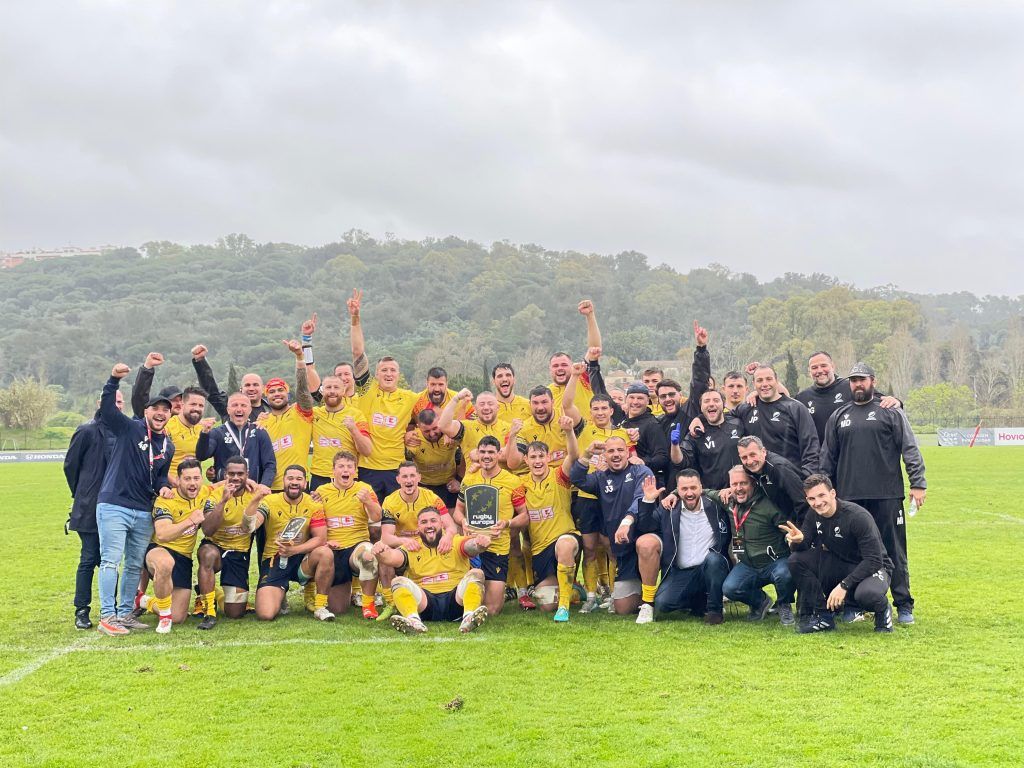 Doi jucători sud-africani naturalizați la CS Dinamo participă la antrenamente intense în cadrul pregătirii INSEP Paris pentru rugby România. | sursa foto: Sport.ro Doi jucători sud-africani naturalizați la CS Dinamo participă la antrenamente intense în cadrul pregătirii INSEP Paris pentru rugby România. | sursa foto: Sport.ro