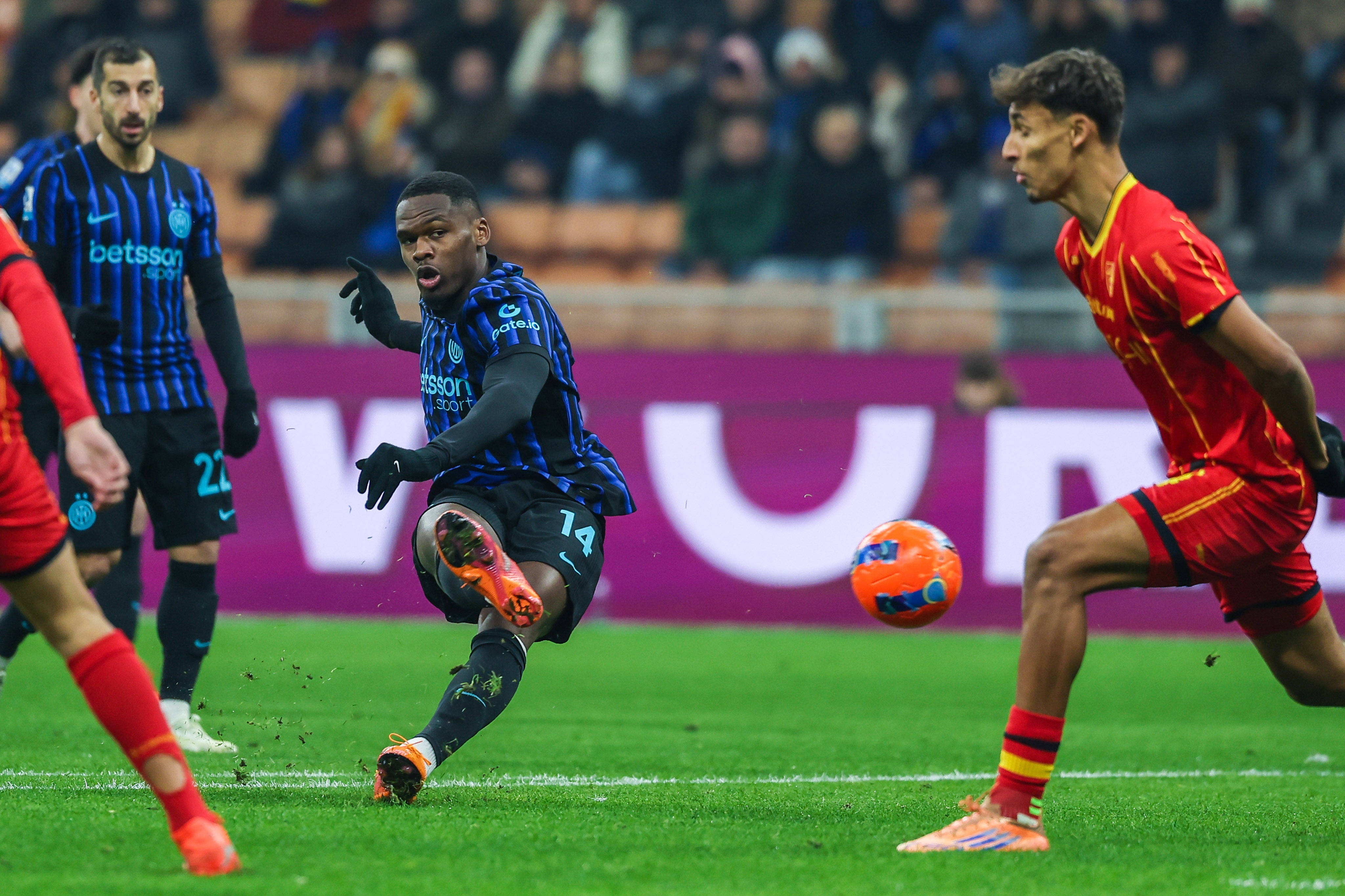 Inter – Lecce 0-0, pe Sport.ro! Penalty anulat cu VAR formației lui Chivu