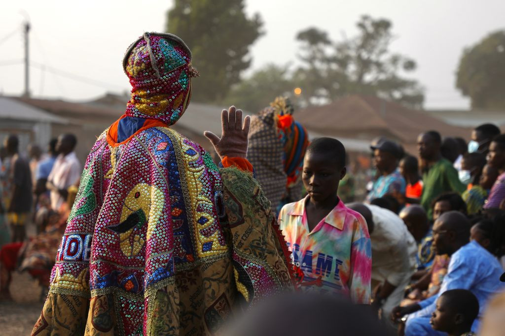 Vrăjitorul care promisese câștigarea trofeului, arestat de poliție ca să nu fie linșat de mulțimea furioasă!