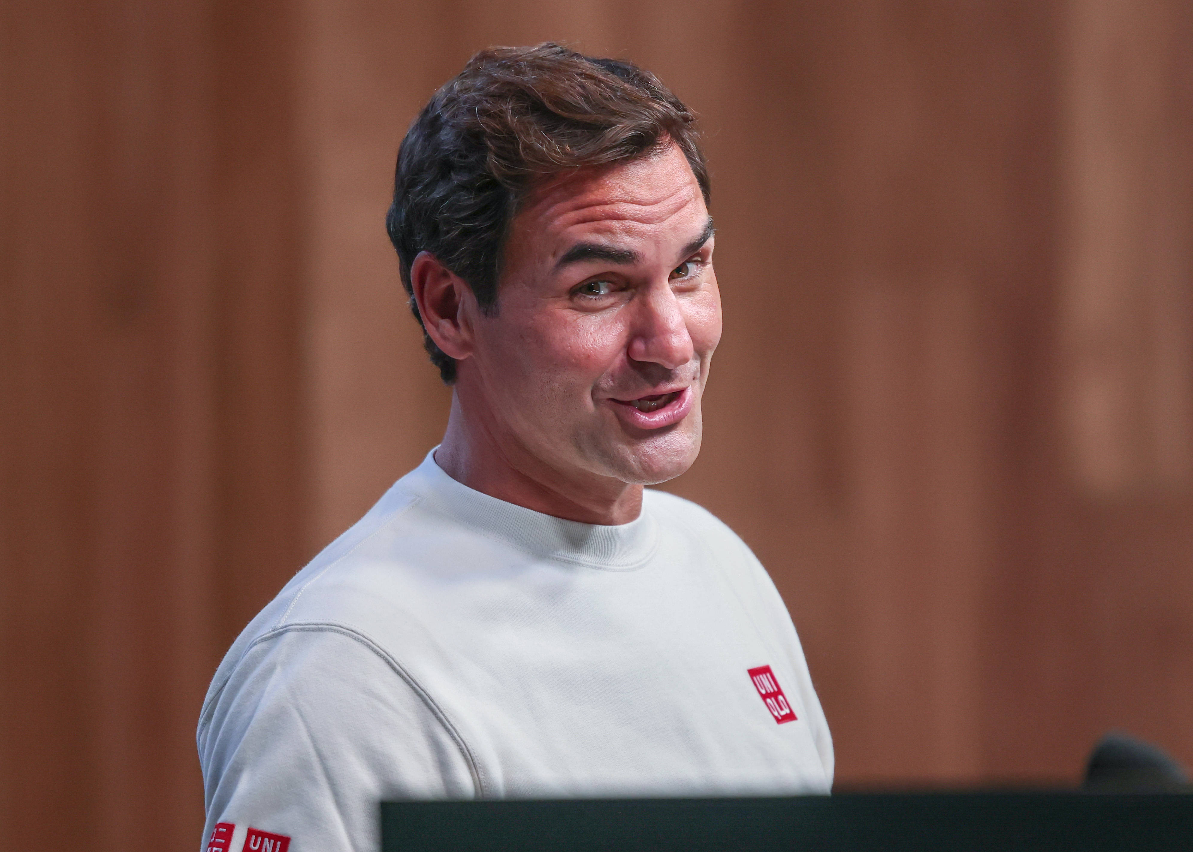 Roger Federer, la 44 de ani, pe terenul de tenis: rezultat surprinzător contra unui finalist de Grand Slam, cu 17 ani mai tânăr