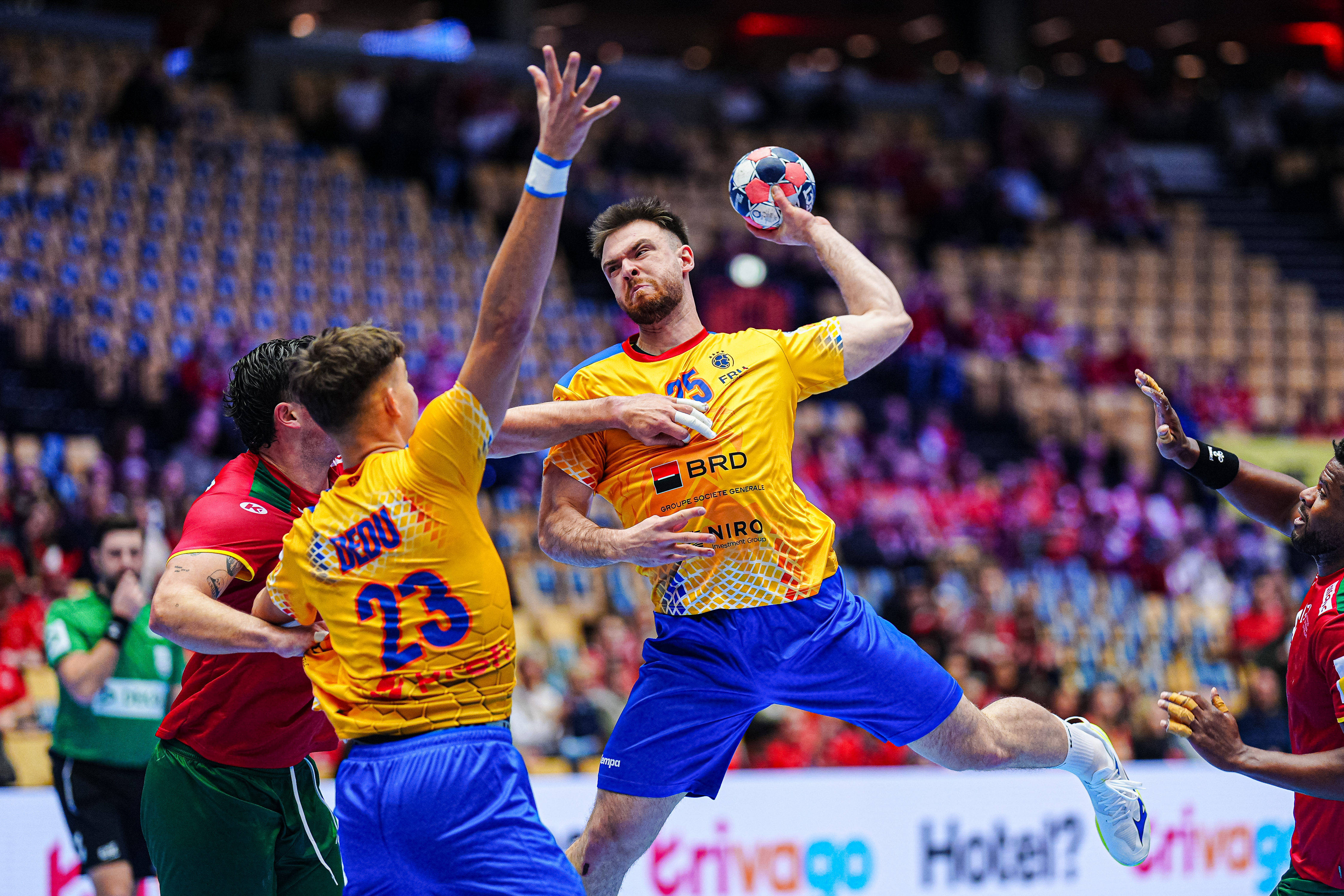 România - Portugalia, debutul tricolorilor la EHF EURO 2026, ACUM pe VOYO. Hipnotizați în prima repriză: opt goluri diferență