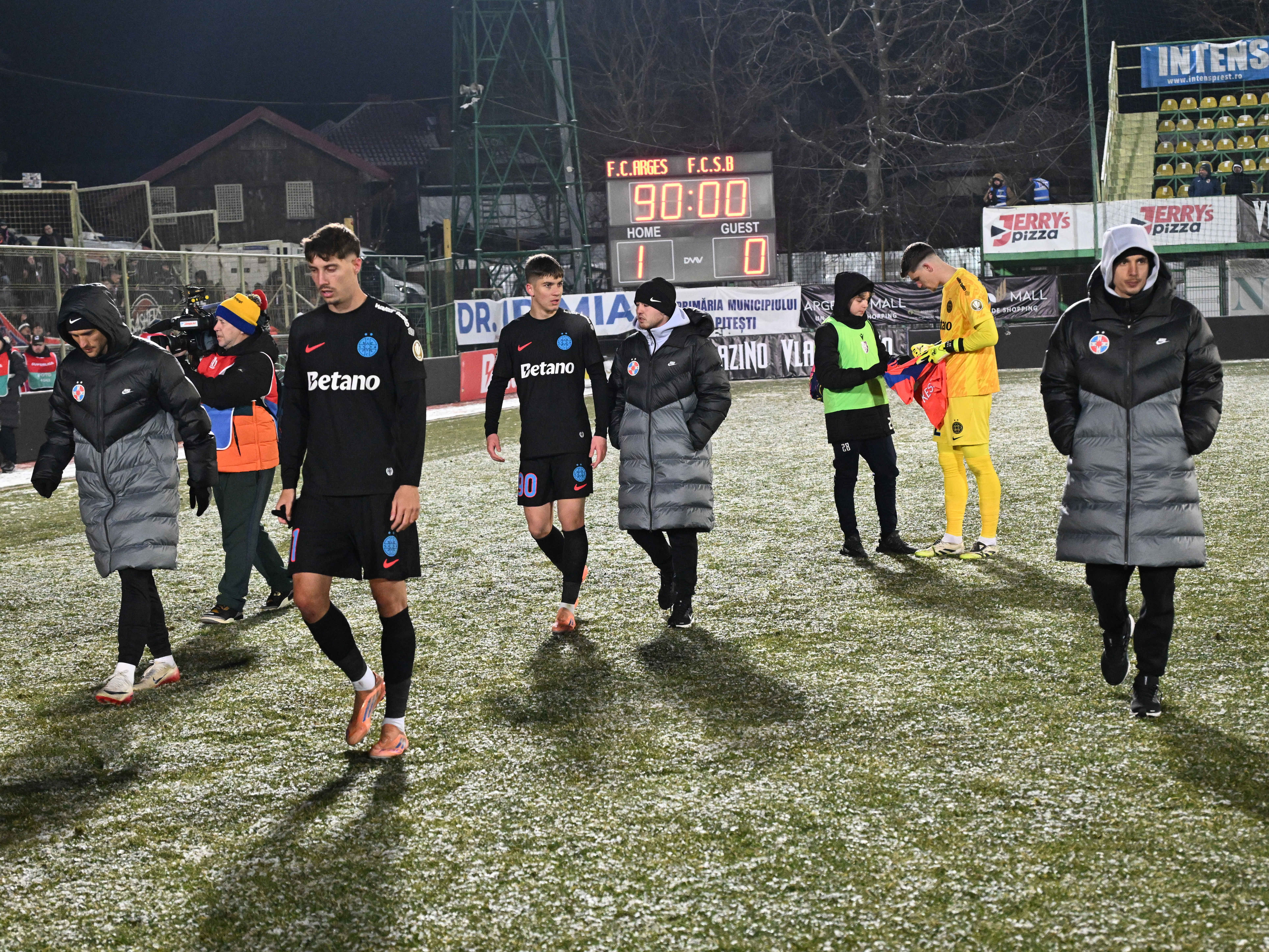 Drum alunecos spre play-off! FCSB are meciuri tari în ultimele opt etape