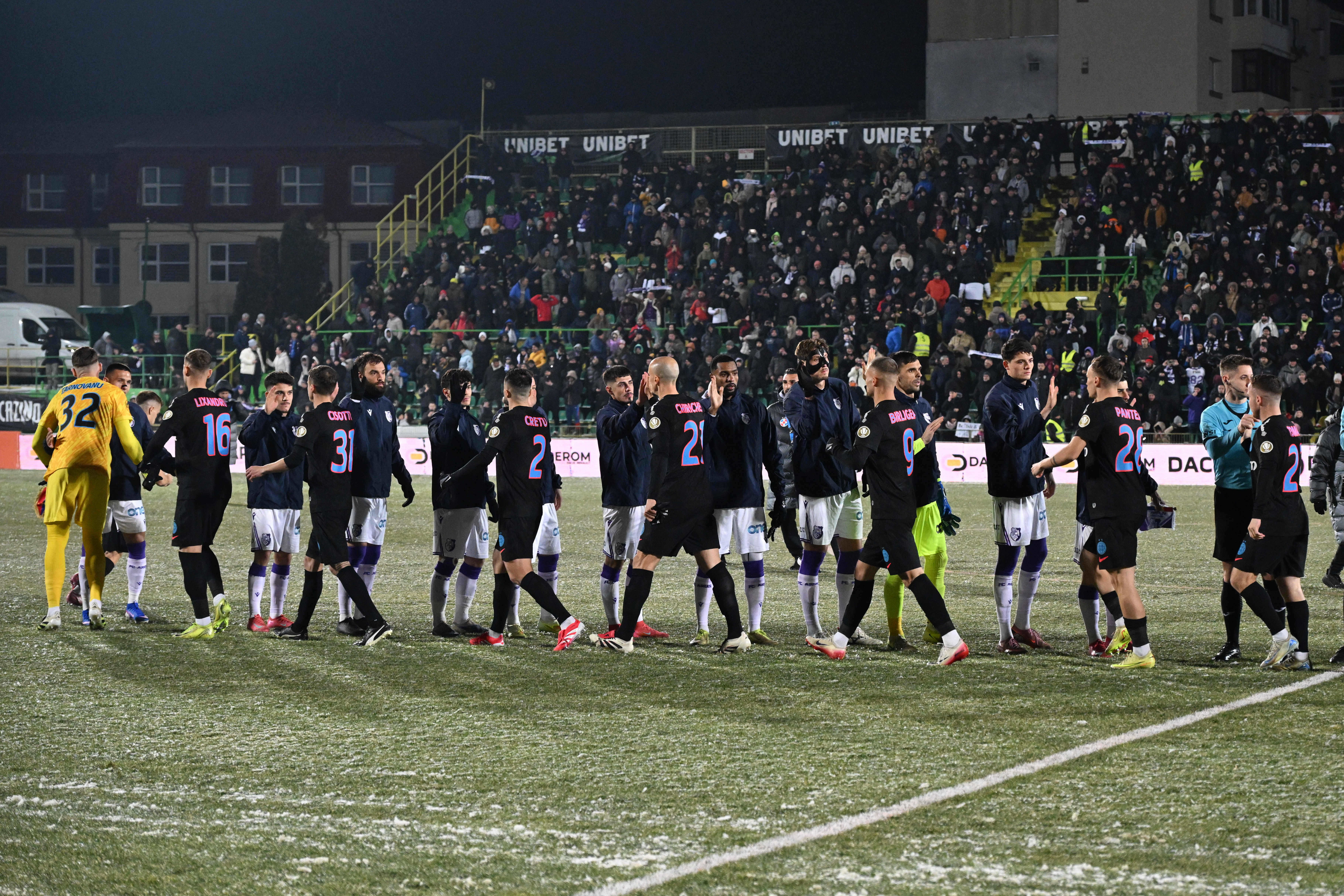 Când te bate FC Argeș de două ori la zero, nu ai față de play-off. Caramavrov consideră că Becali forțează limitele unei echipe expirate