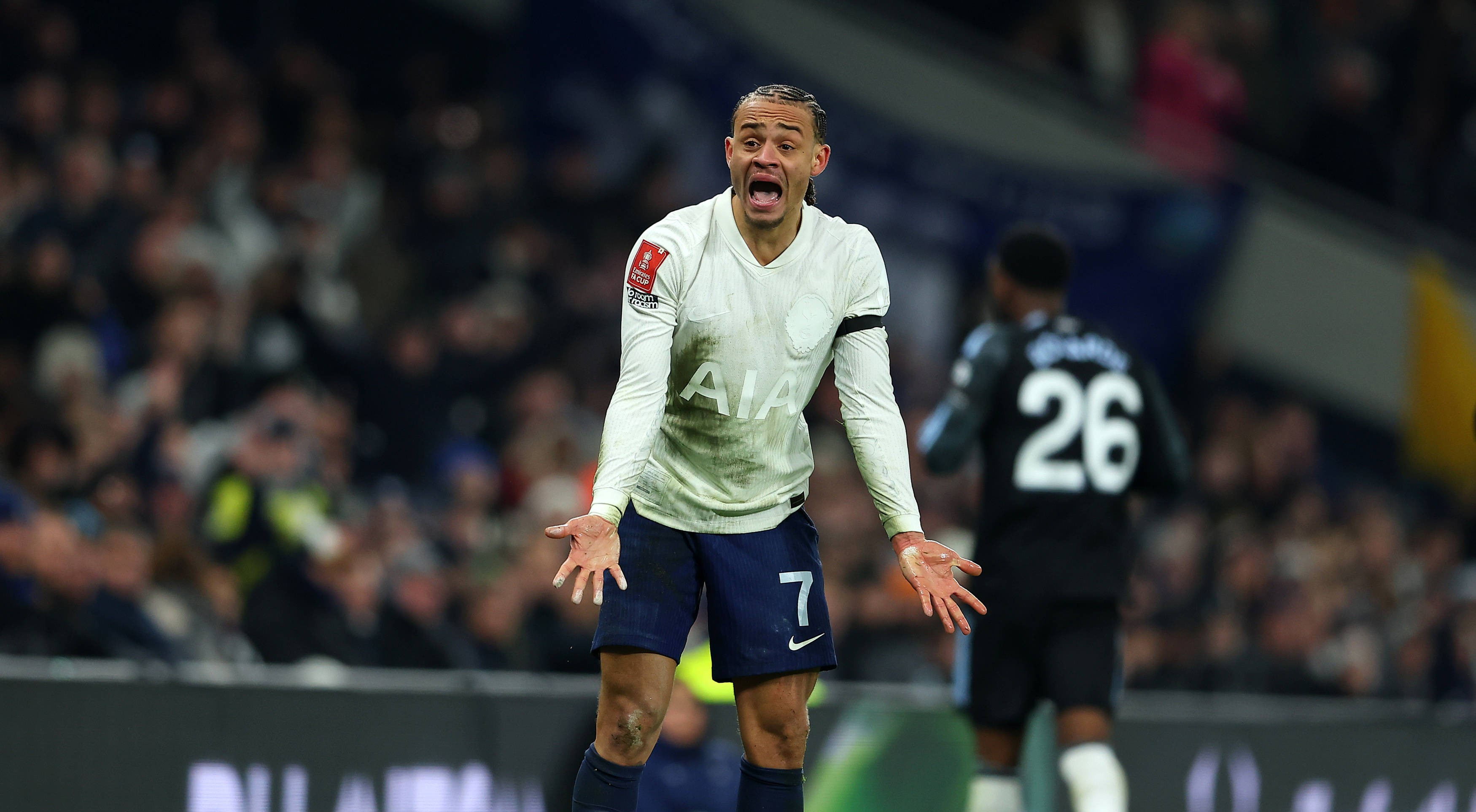 Tottenham - West Ham, LIVE pe VOYO de la 17:00! Echipa lui Radu Drăgușin nu își permite pași greșiți | Ce meciuri se mai joacă atunci