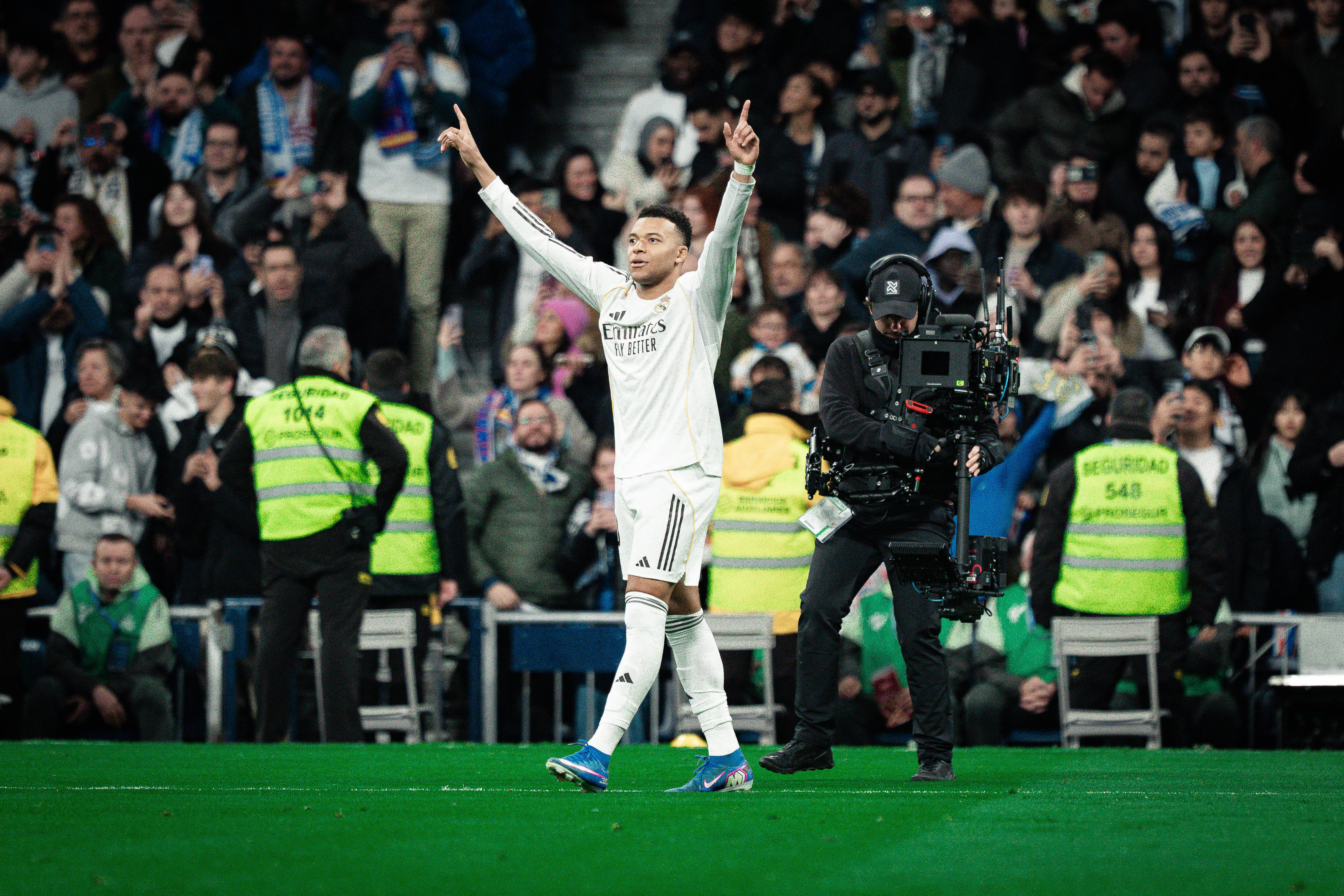 Arde La Liga: Real Madrid s-a apropiat la un singur punct de liderul Barcelona! Kylian Mbappe, la datorie