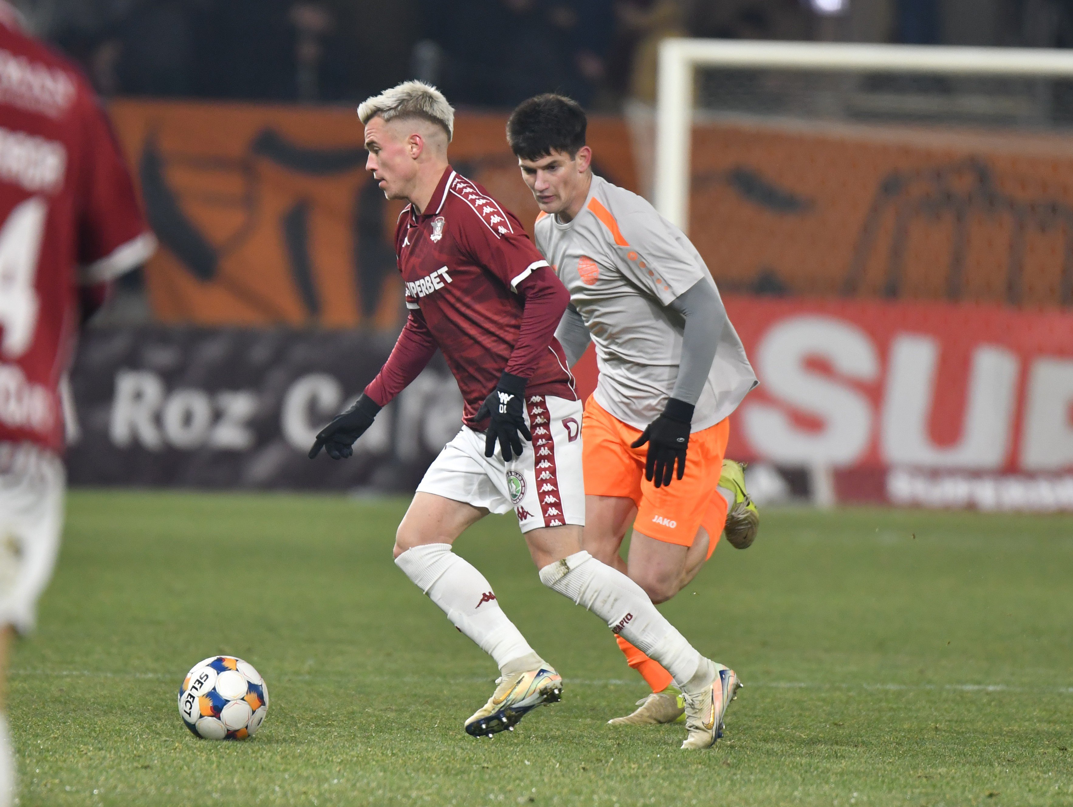 Rapid - Metaloglobus, ACUM pe Sport.ro! Giuleștenii au început tare în repriza secundă. Daniel Paraschiv a intrat pe teren