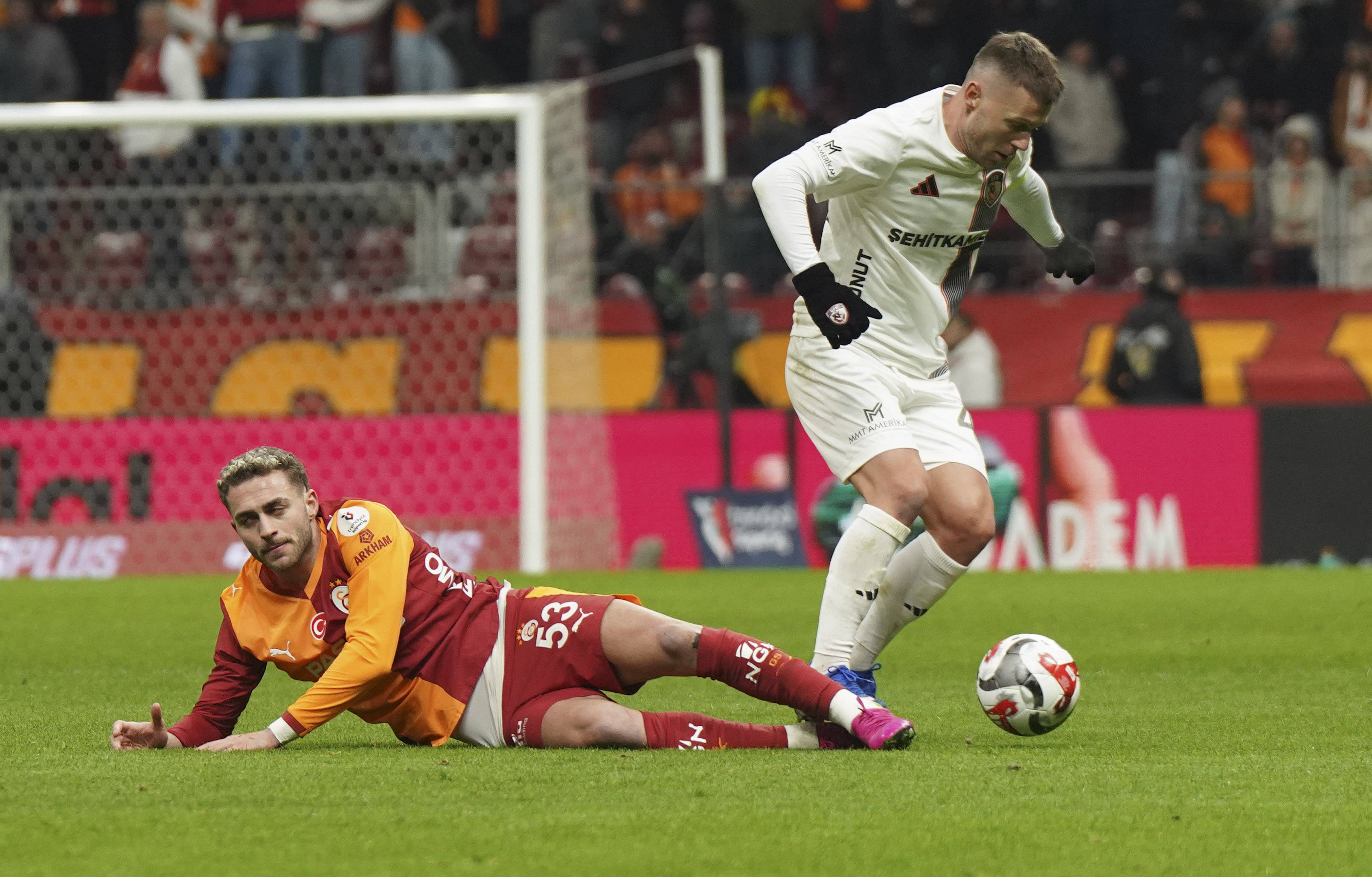 Gaziantep, aproape de o minune cu Galatasaray! Ce note au primit Alex Maxim și Denis Drăguș