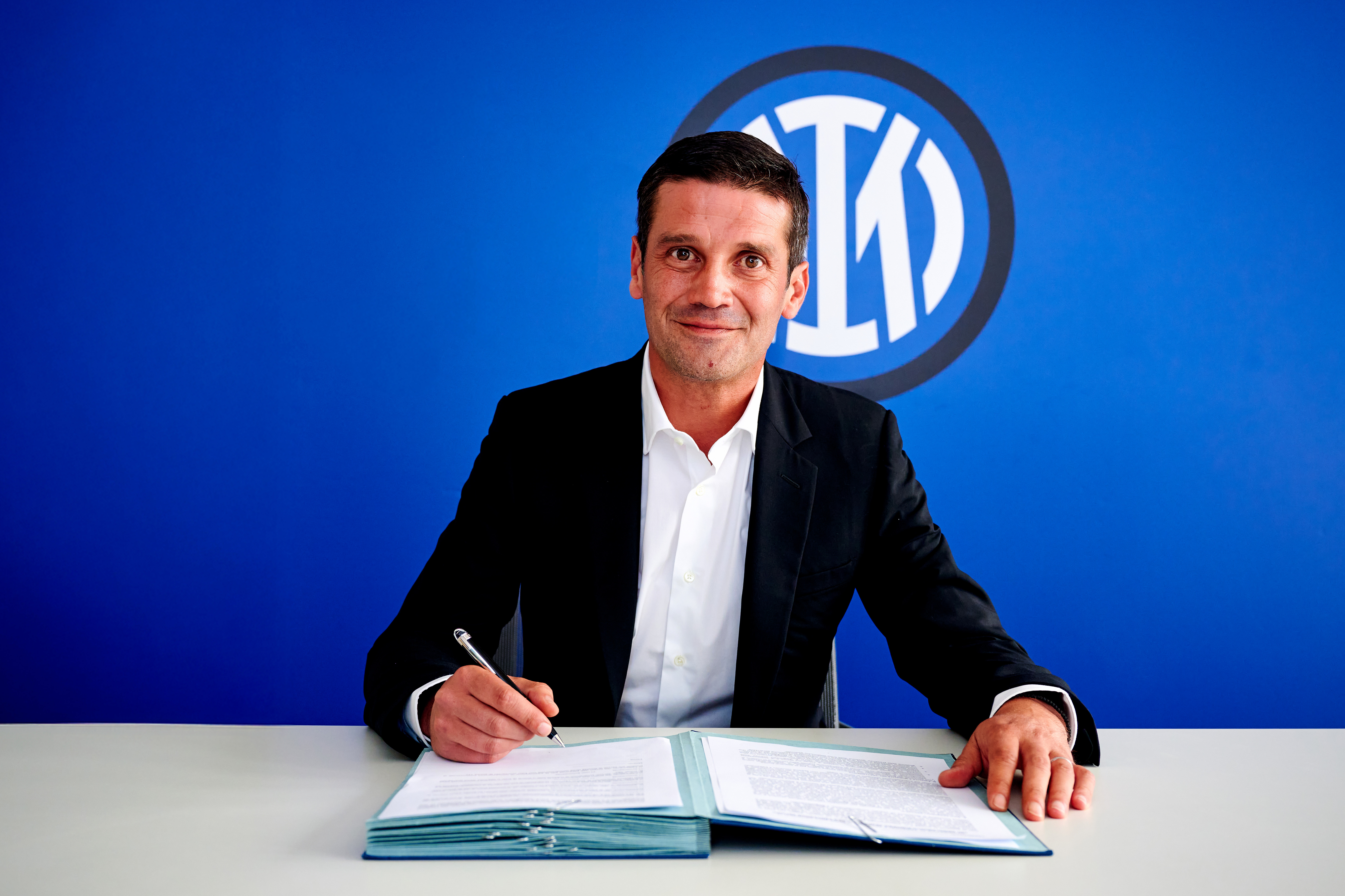 Jackpot pentru Cristi Chivu! Inter pregătește noul contract pentru antrenor