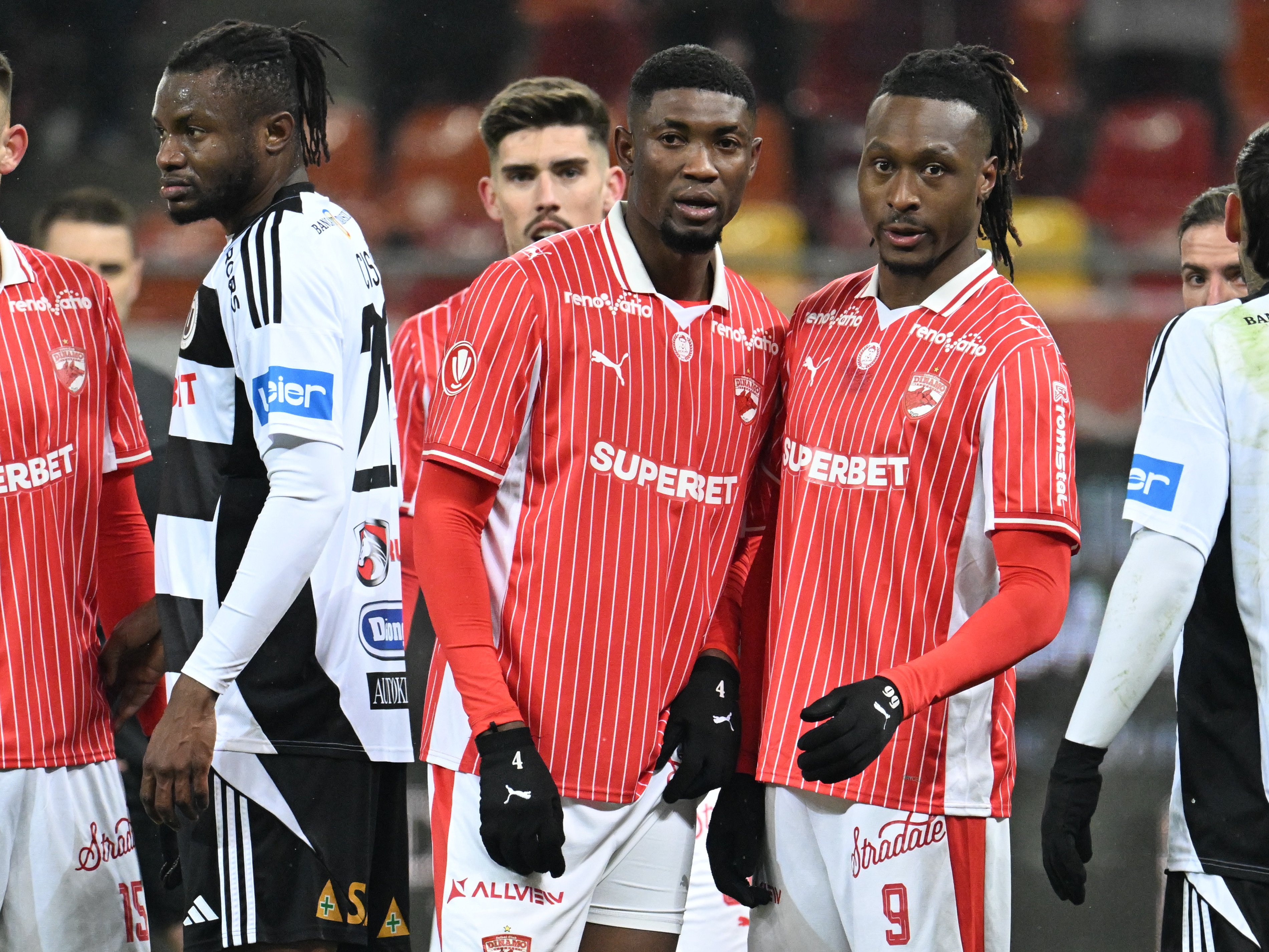Dinamo - „U” Cluj 1-0, pe Sport.ro acum! Karamoko deschide scorul după o pasă de efect livrată de Soro